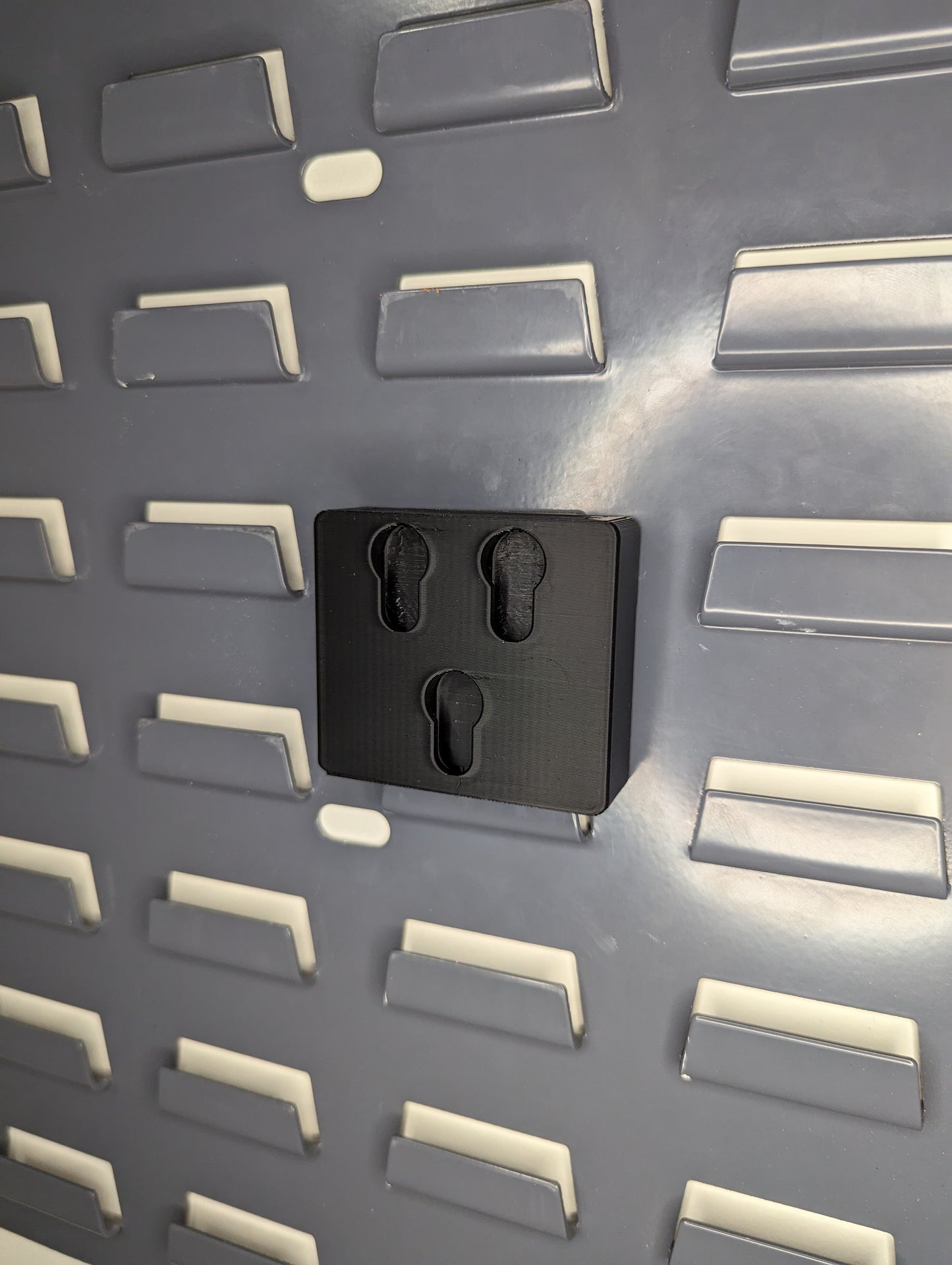 Slip-On Mount for Dara ALQD - SecureIt / Akro-Mils | Handgun Holder Storage Rack