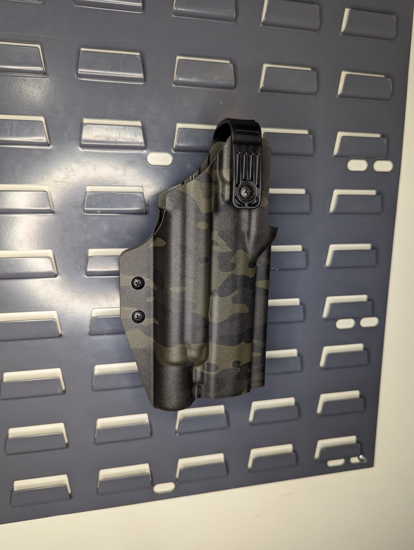 Slip-On Mount for Dara ALQD - SecureIt / Akro-Mils | Handgun Holder Storage Rack