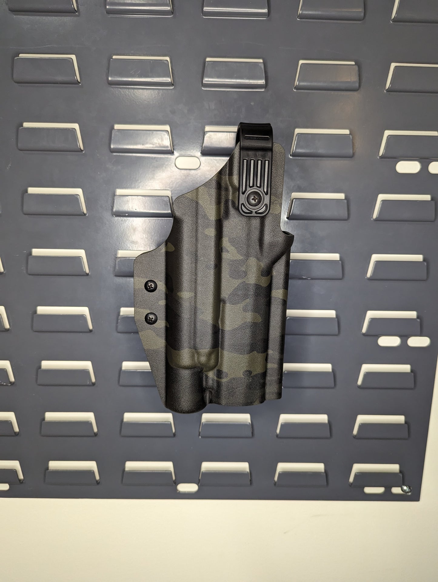 Slip-On Mount for Dara ALQD - SecureIt / Akro-Mils | Handgun Holder Storage Rack