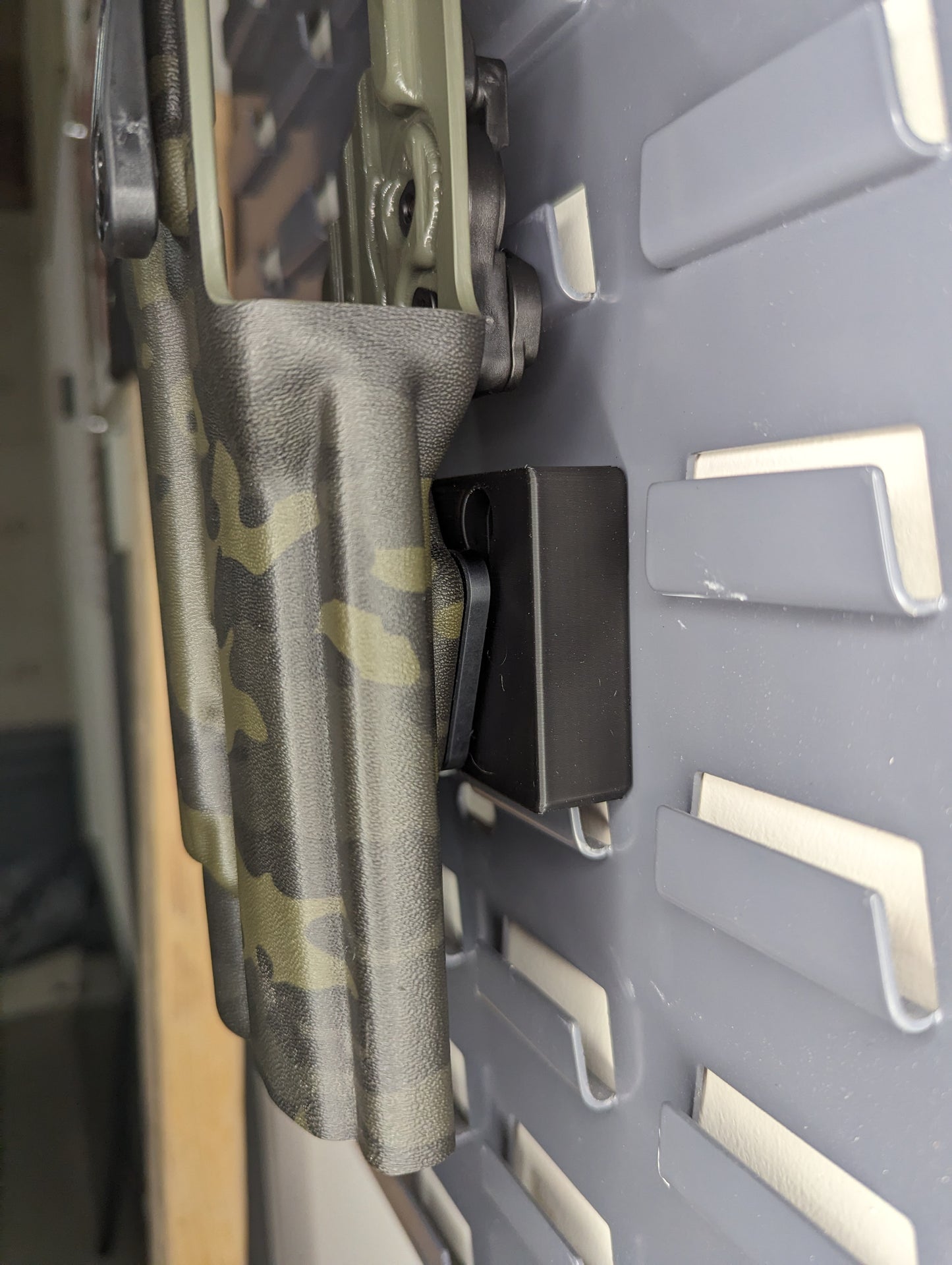 Slip-On Mount for Dara ALQD - SecureIt / Akro-Mils | Handgun Holder Storage Rack