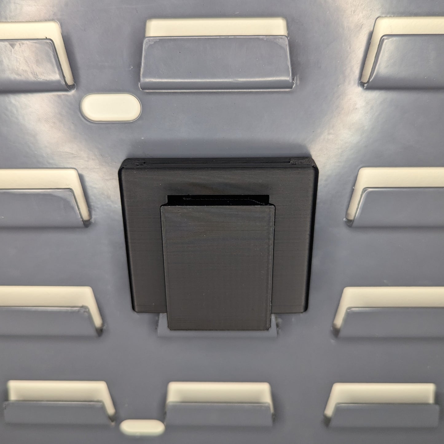 Arca Rail Accessory Mount Vertical - SecureIt / Akro-Mils | Gear Holder Storage Rack