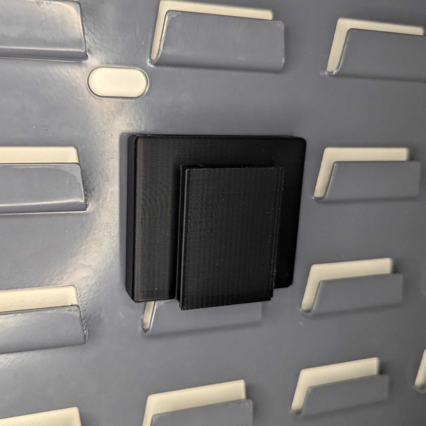 Arca Rail Accessory Mount Vertical - SecureIt / Akro-Mils | Gear Holder Storage Rack