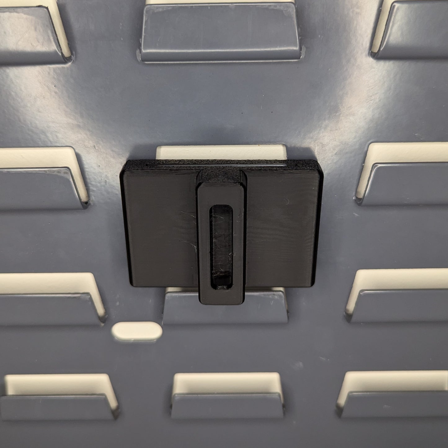 MLOK Accessory Mount Vertical - SecureIt / Akro-Mils | Gear Holder Storage Rack