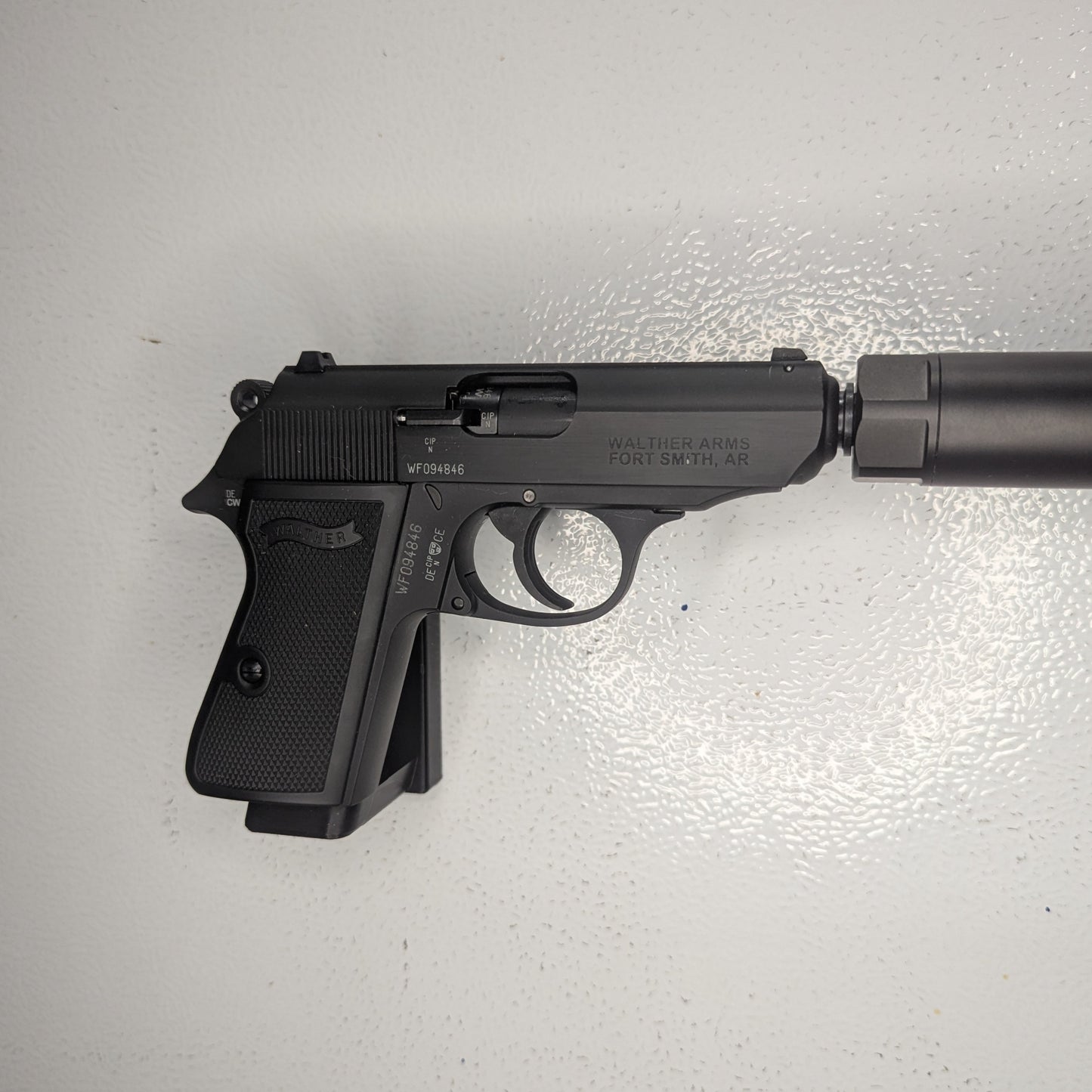 Magwell Mount for Walther PPK/s 22LR - Magnet | Handgun Holder Storage Rack