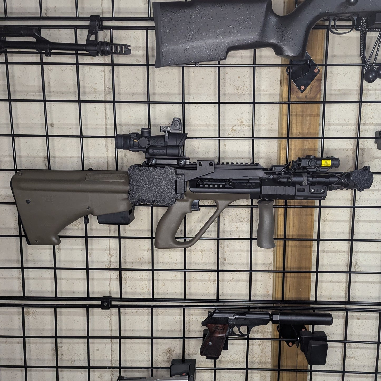 Magwell Mount for Steyr AUG (Waffle Mag) - Gridwall | Rifle Holder Storage Rack
