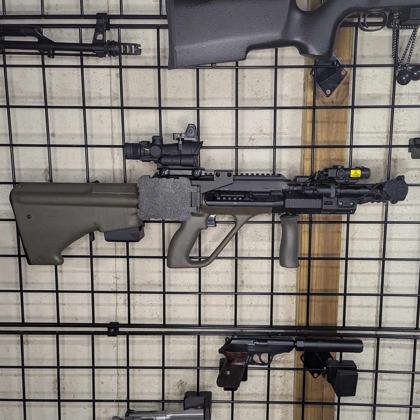 Magwell Mount for Steyr AUG (Waffle Mag) - Gridwall | Rifle Holder Storage Rack
