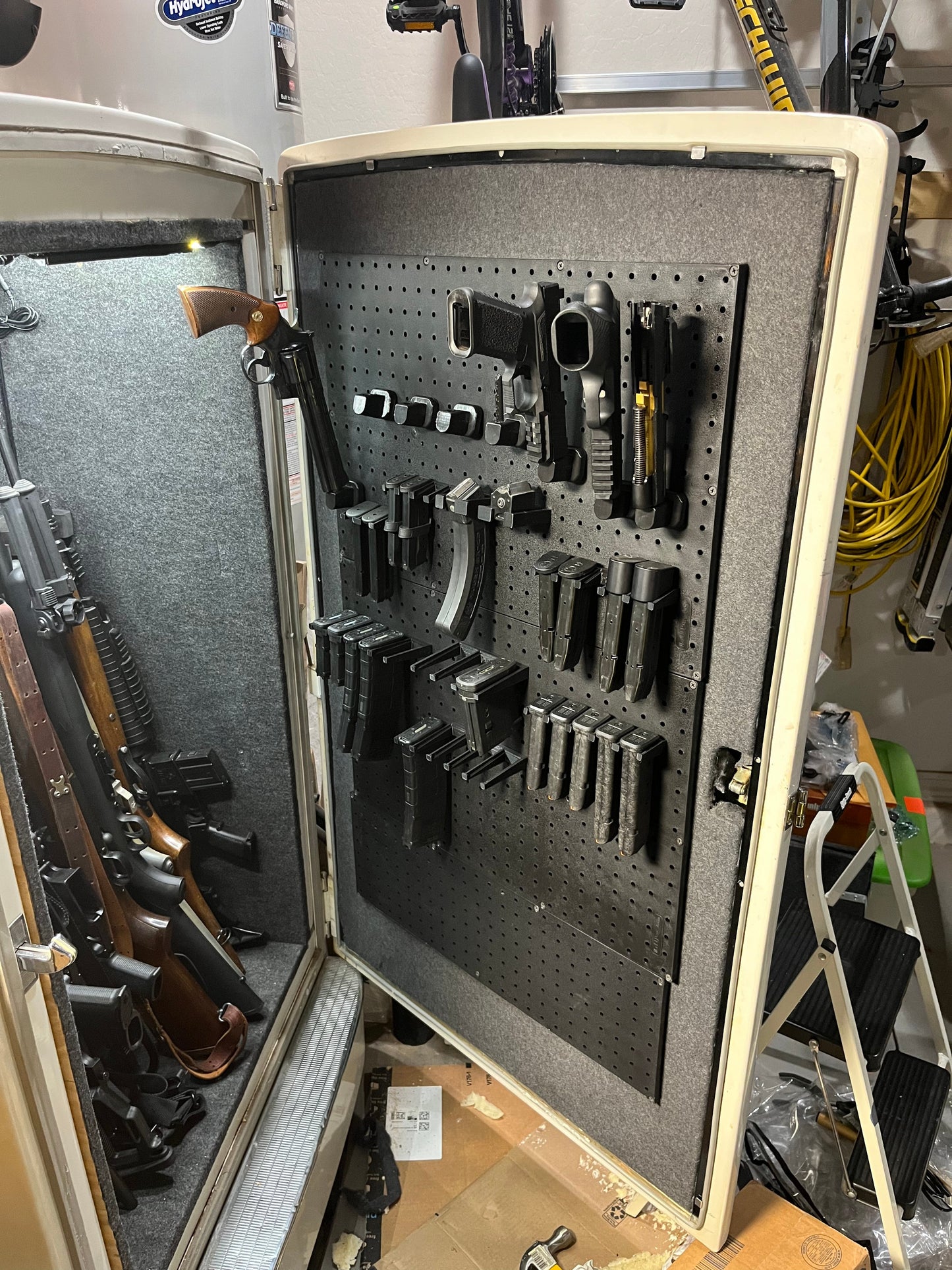 Mount for AR 15 Pmag / TMAG Mags - Pegboard / IKEA Skadis / Wall Control / Vaultek | Magazine Holder Storage Rack
