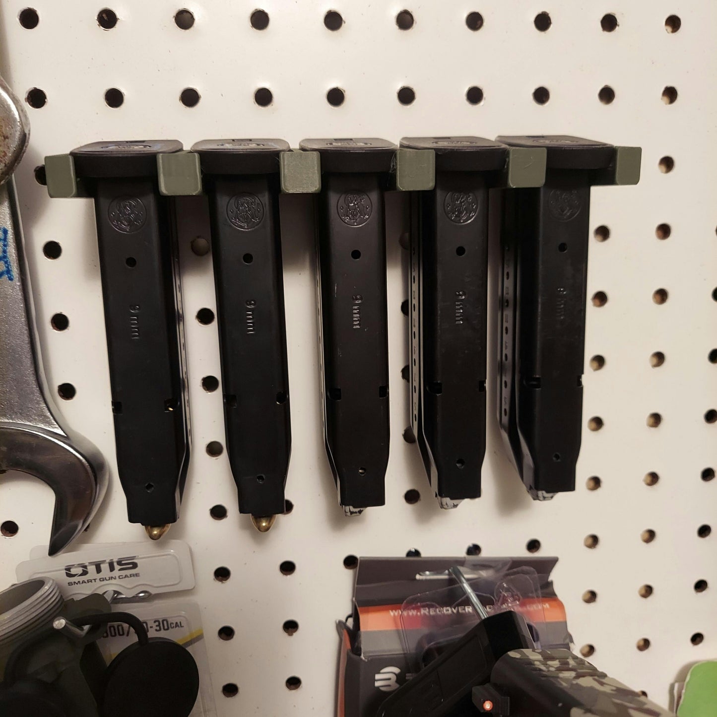 Mount for S&W M&P 9mm / 10mm / 40 / .357 Mags - Pegboard / IKEA Skadis / Wall Control / Vaultek | Magazine Holder Storage Rack