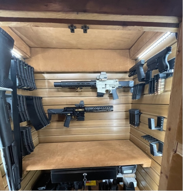 Magwell Mount for Glock 9mm/40/357 - Slatwall | Handgun Holder Storage Rack