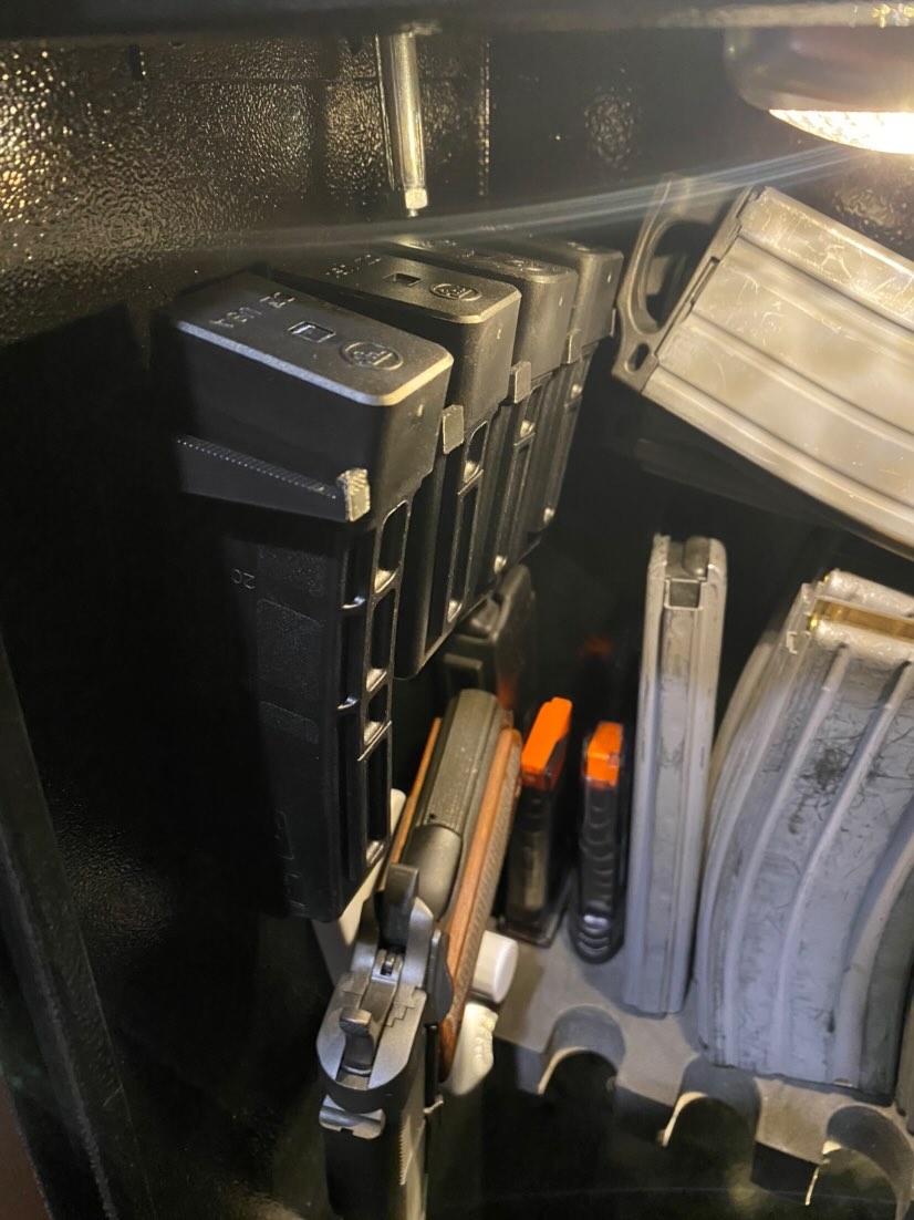 Mount for CZ Scorpion EVO Mags - Magnetic | Magazine Holder Storage Rack