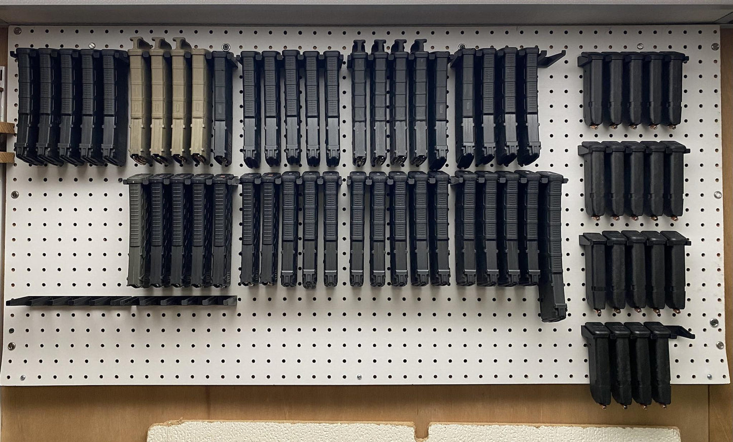 Mount for AR 15 Pmag / TMAG Mags - Pegboard / IKEA Skadis / Wall Control / Vaultek | Magazine Holder Storage Rack