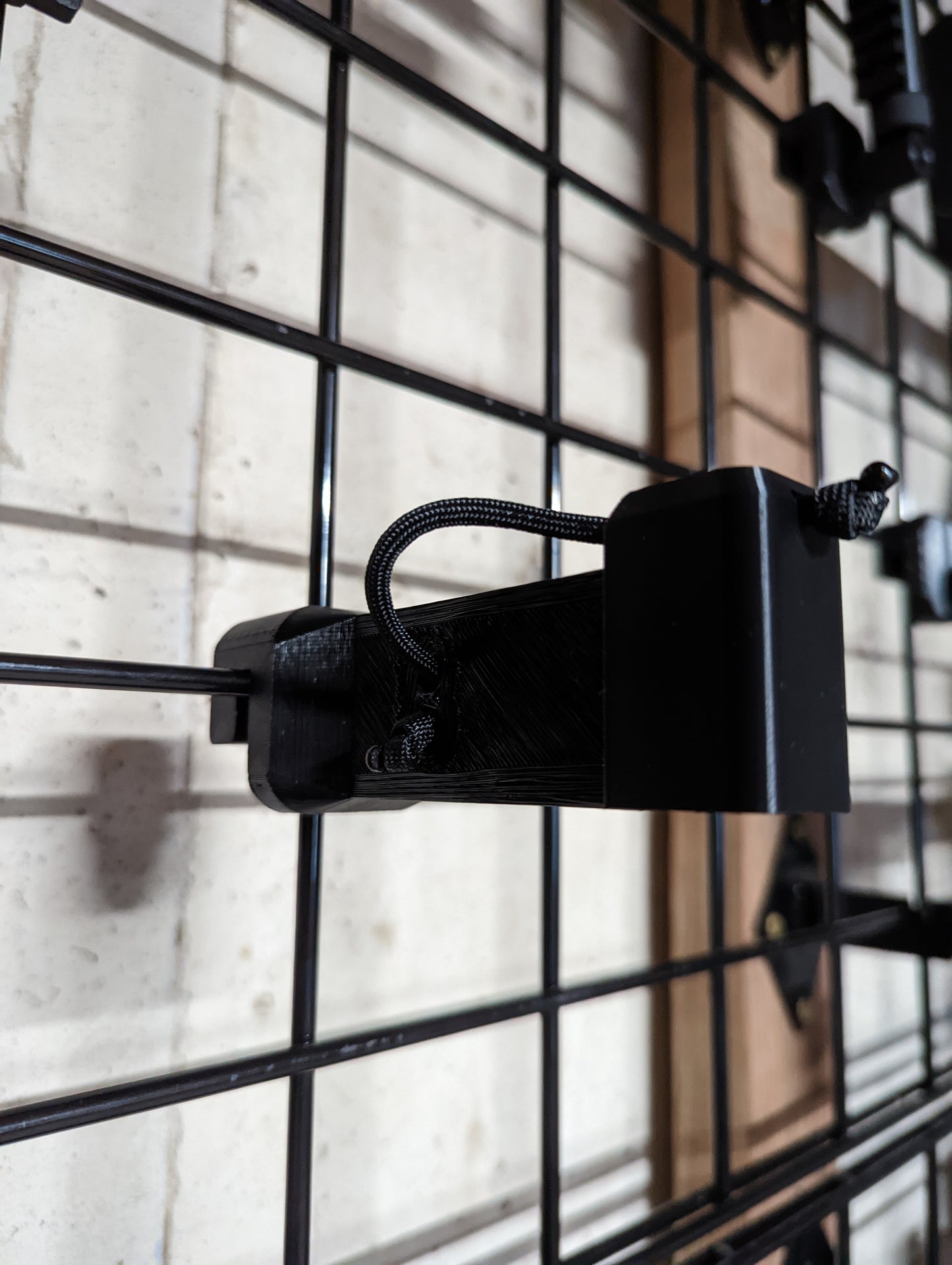 Picatinny Rail Gun Mount - Gridwall | Rifle Holder Storage Rack