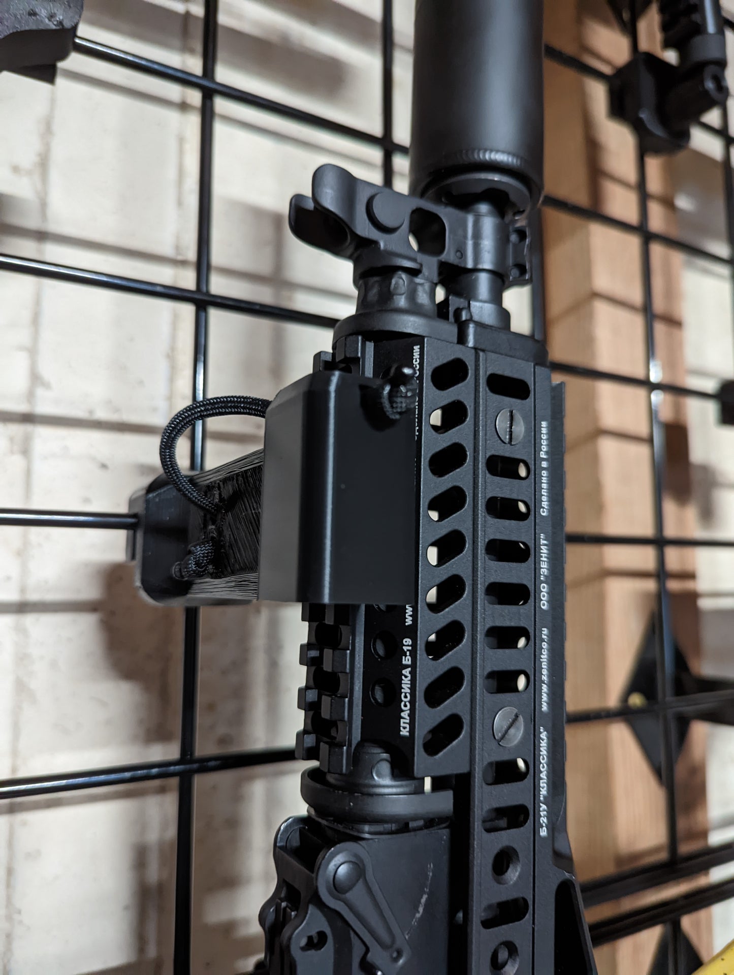 Picatinny Rail Gun Mount - Gridwall | Rifle Holder Storage Rack