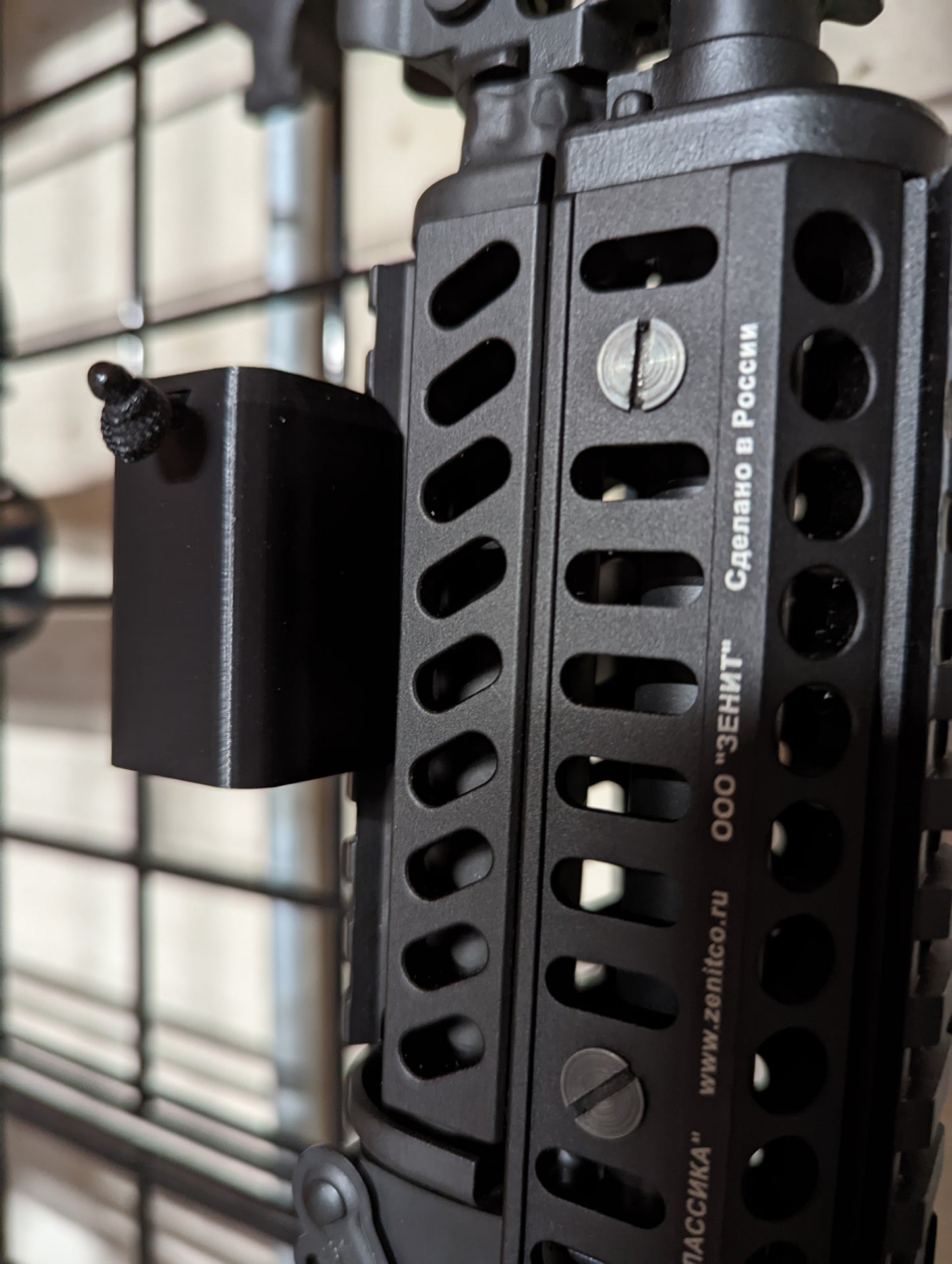 Picatinny Rail Gun Mount - Gridwall | Rifle Holder Storage Rack