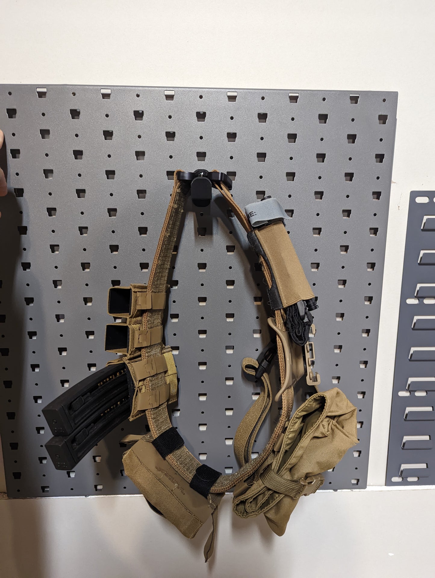 Shooting Belt / Battle Belt Mount - GallowTech | Gear Holder Storage Rack