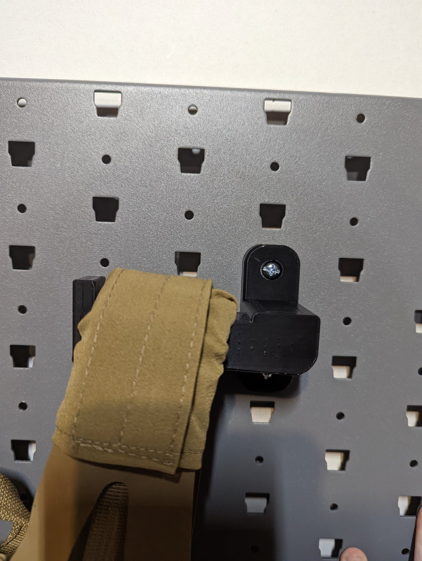 Plate Carrier / Body Armor Mount - GallowTech | Gear Holder Storage Rack