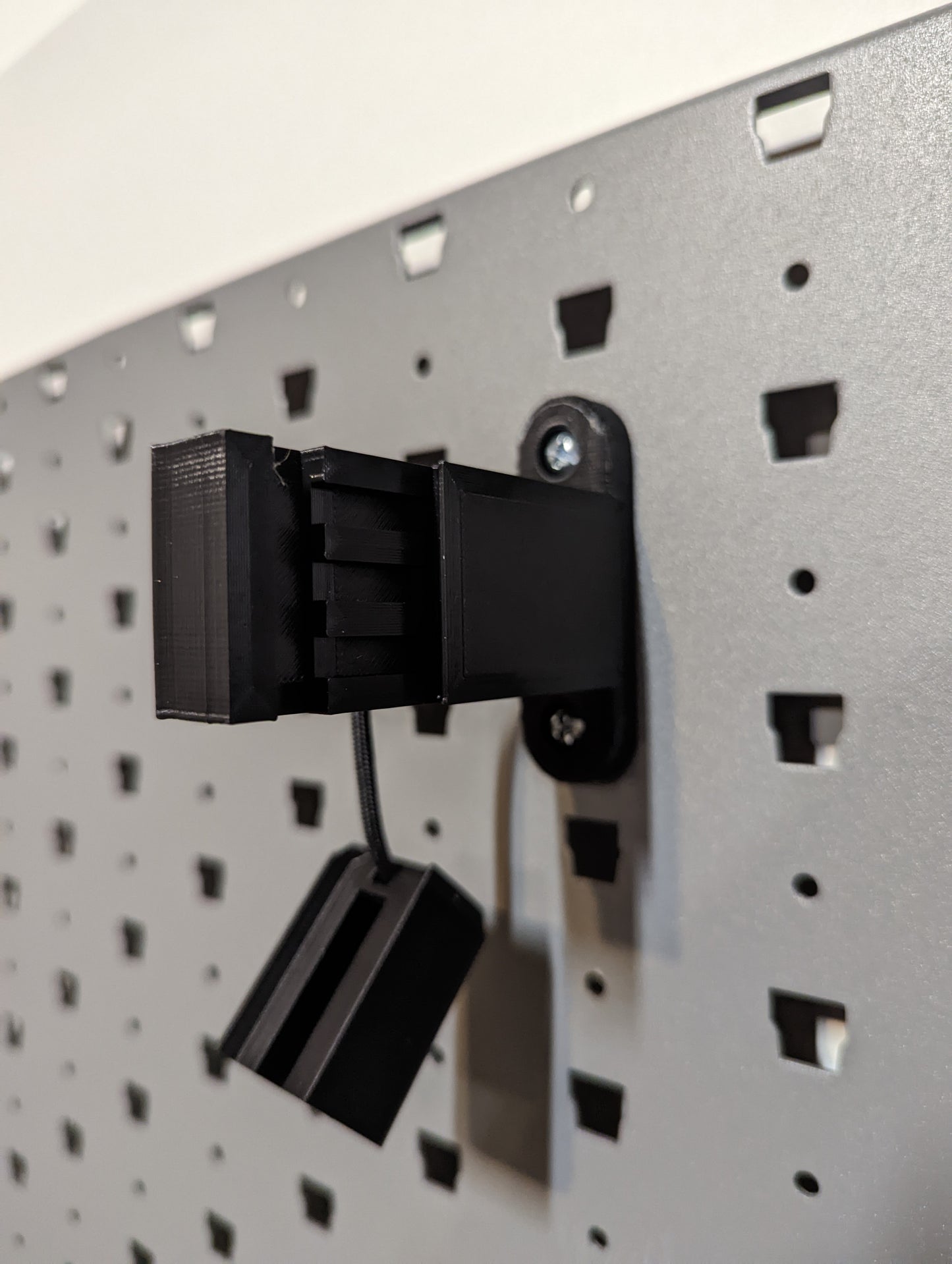 Picatinny Rail Gun Mount - GallowTech | Rifle Holder Storage Rack