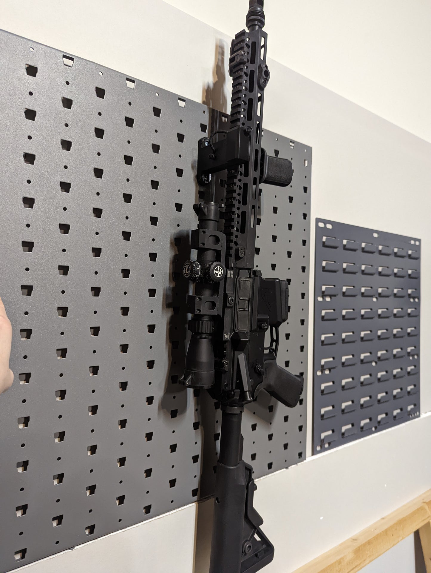 Picatinny Rail Gun Mount - GallowTech | Rifle Holder Storage Rack