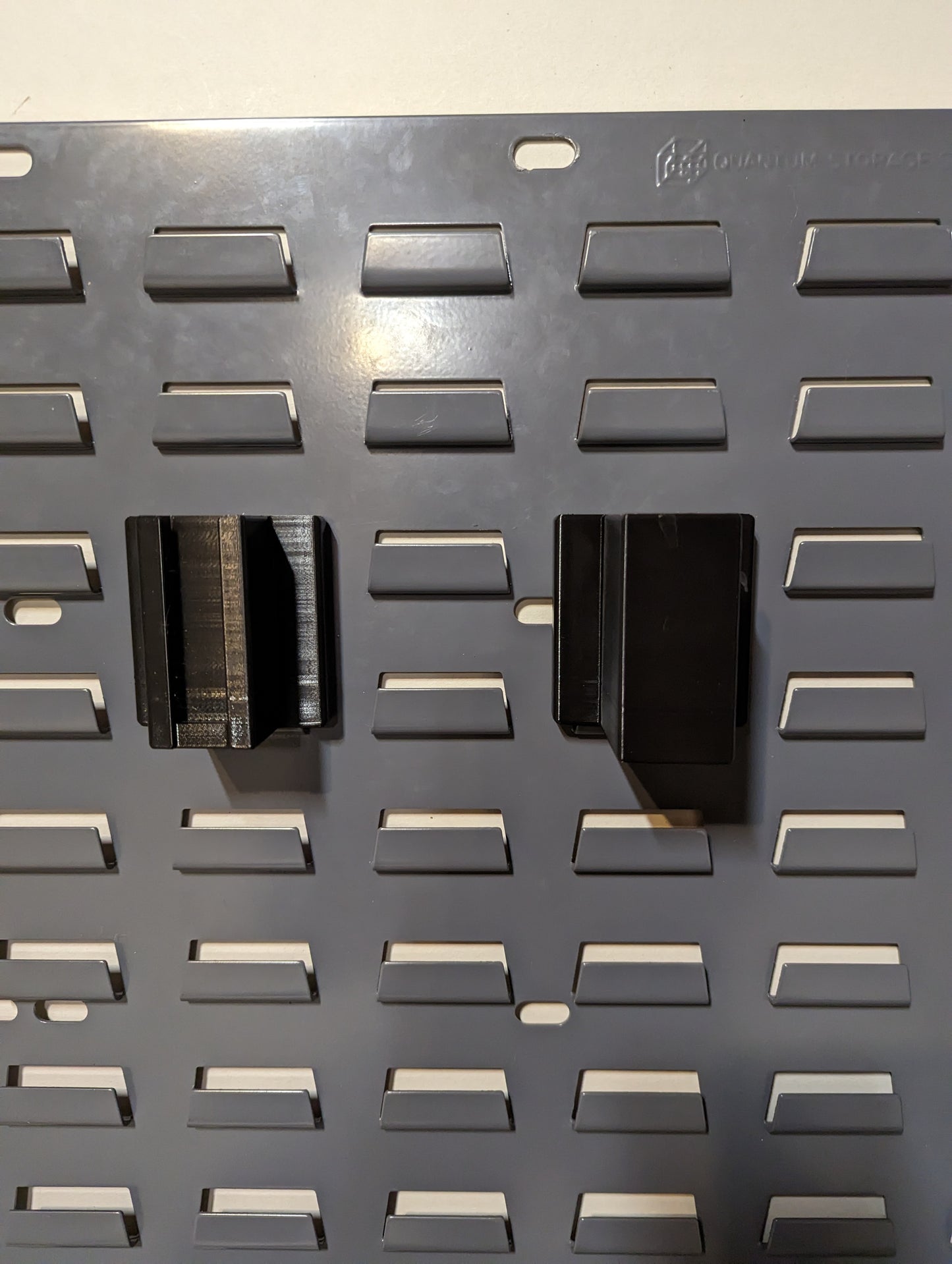 Picatinny Rail Gun Mount - SecureIt / Akro-Mils | Rifle Holder Storage Rack
