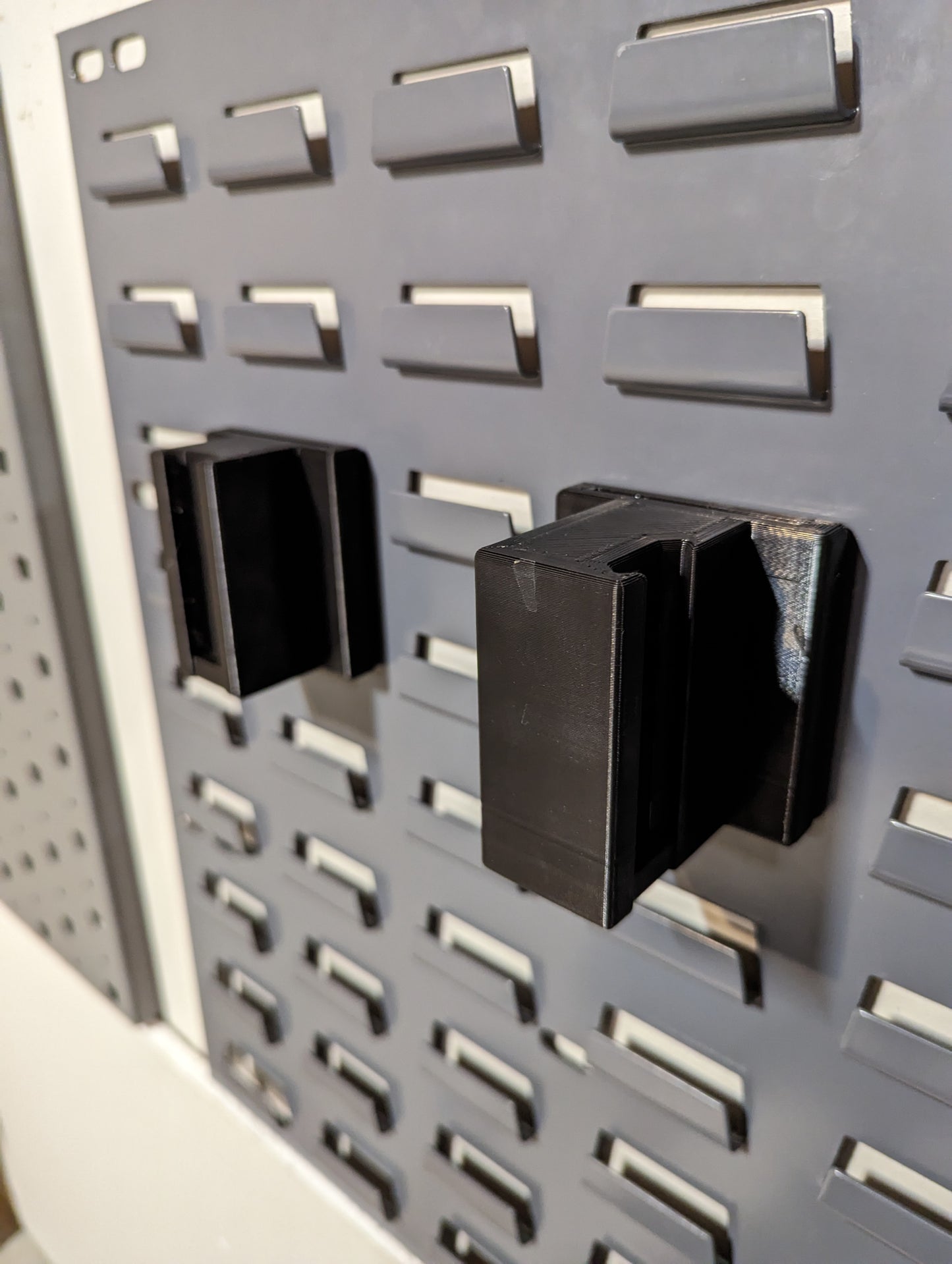 Picatinny Rail Gun Mount - SecureIt / Akro-Mils | Rifle Holder Storage Rack