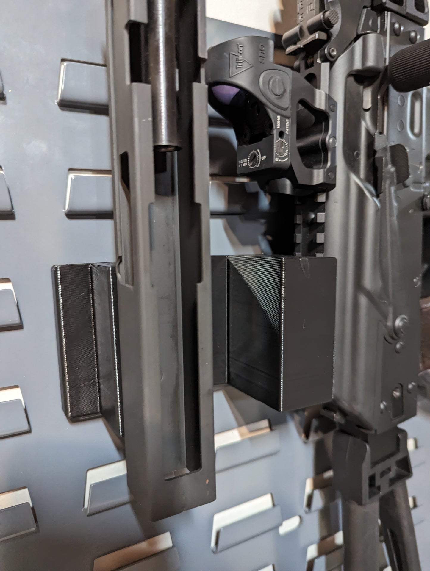 Picatinny Rail Gun Mount - SecureIt / Akro-Mils | Rifle Holder Storage Rack