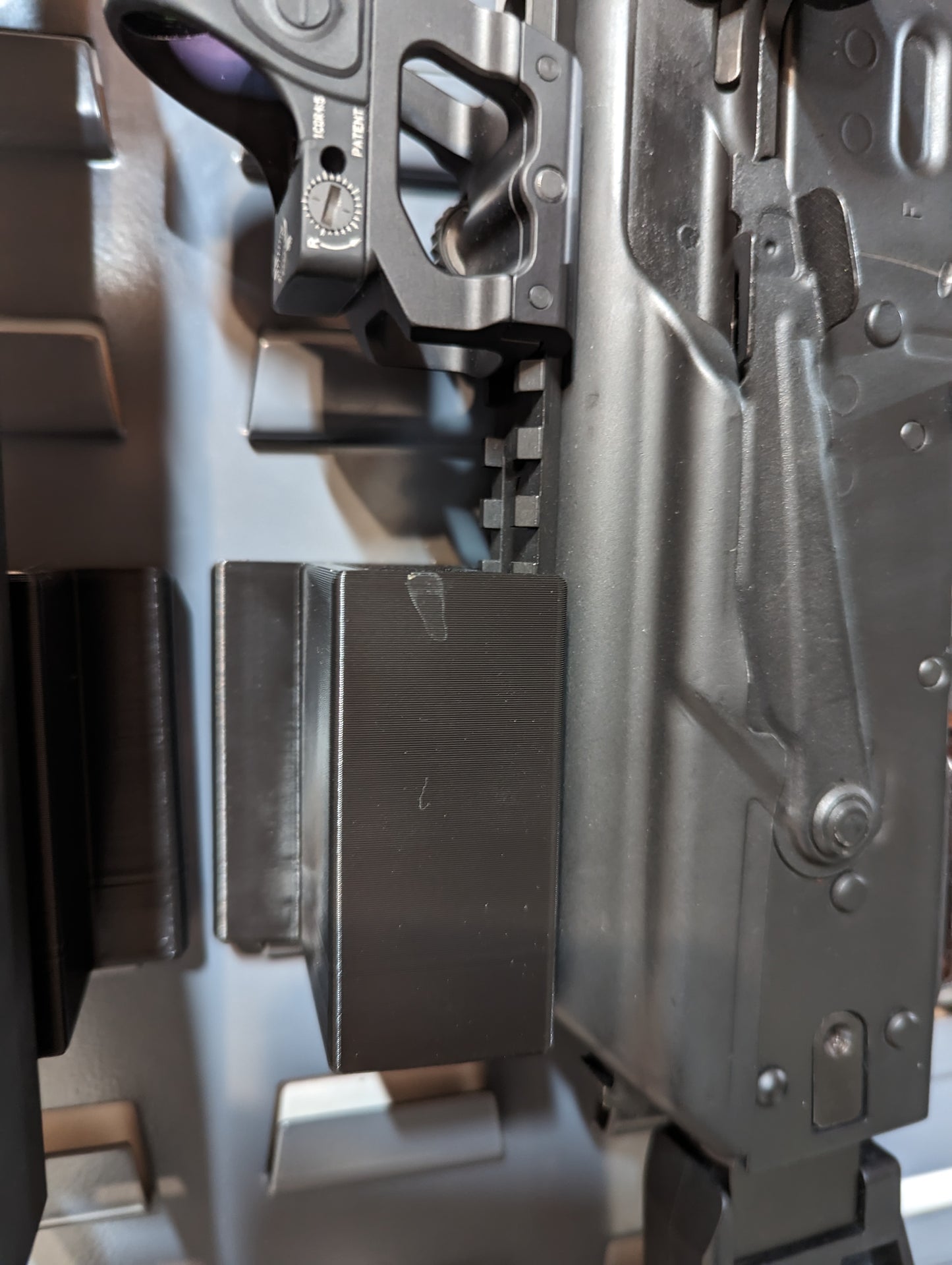 Picatinny Rail Gun Mount - SecureIt / Akro-Mils | Rifle Holder Storage Rack