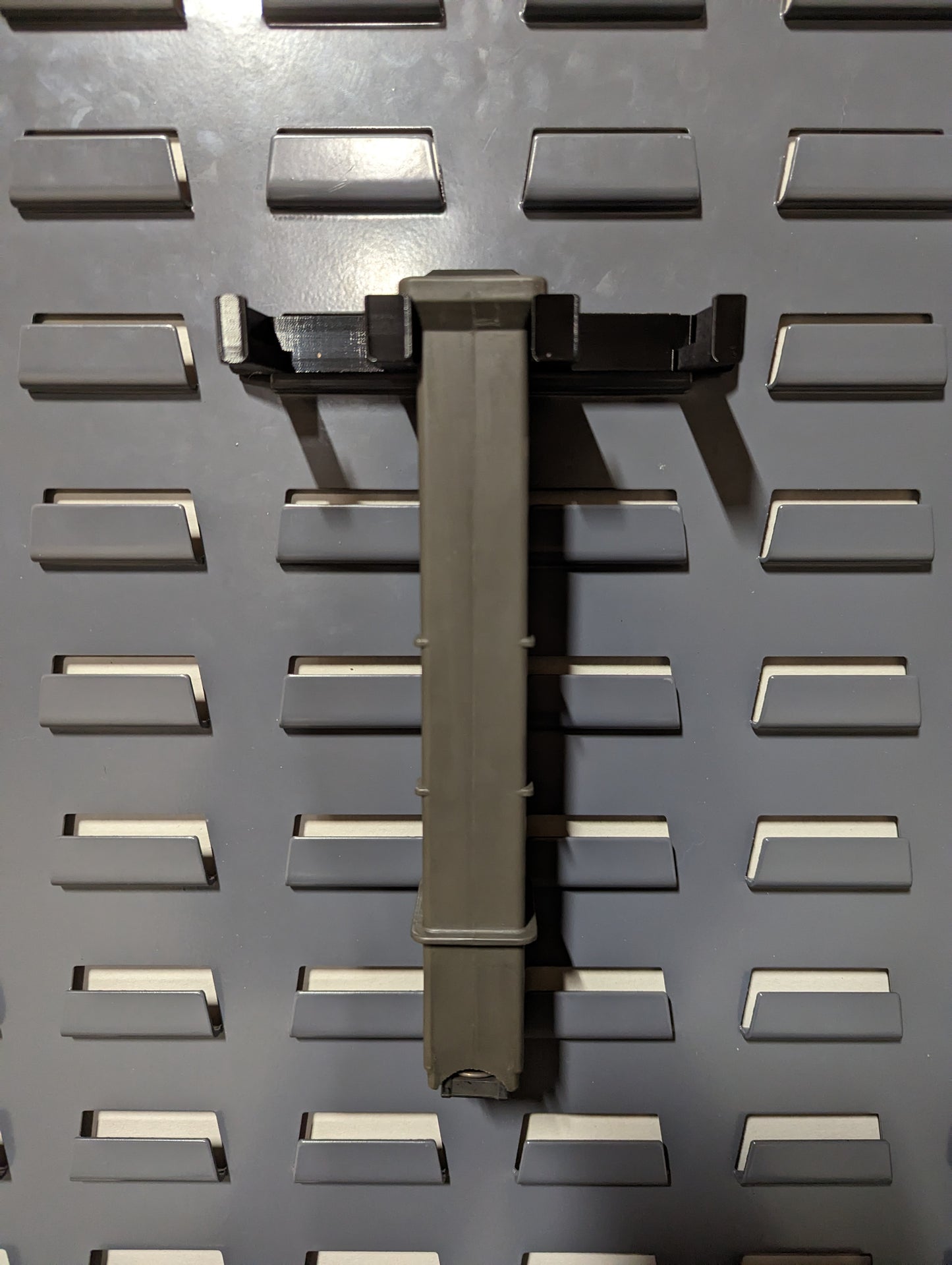 Mount for HK MP5 9/40/10 Mags - SecureIt / Akro-Mils | Magazine Holder Storage Rack