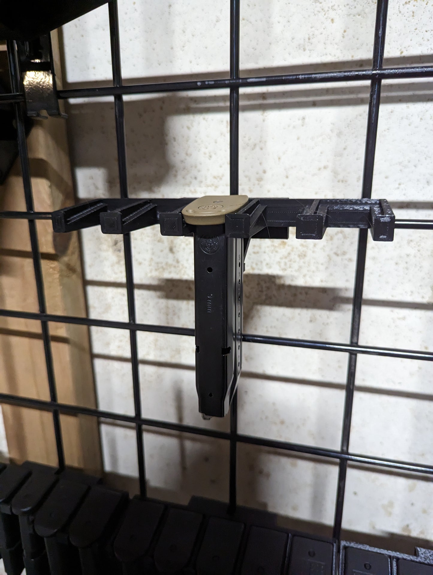 Mount for S&W M&P 9mm / 10mm / 40 / .357 Mags - Gridwall | Magazine Holder Storage Rack