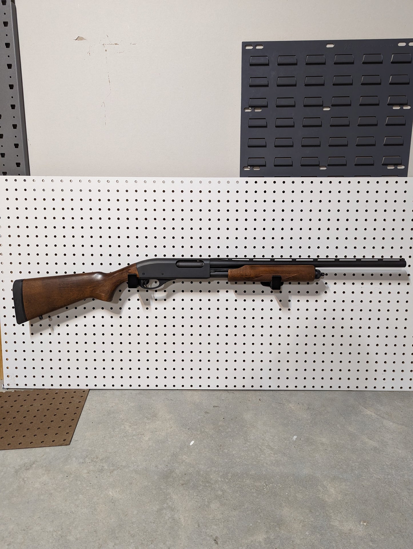 Universal Horizontal Gun Mount - Pegboard / IKEA Skadis / Wall Control / Vaultek | Rifle Holder Storage Rack