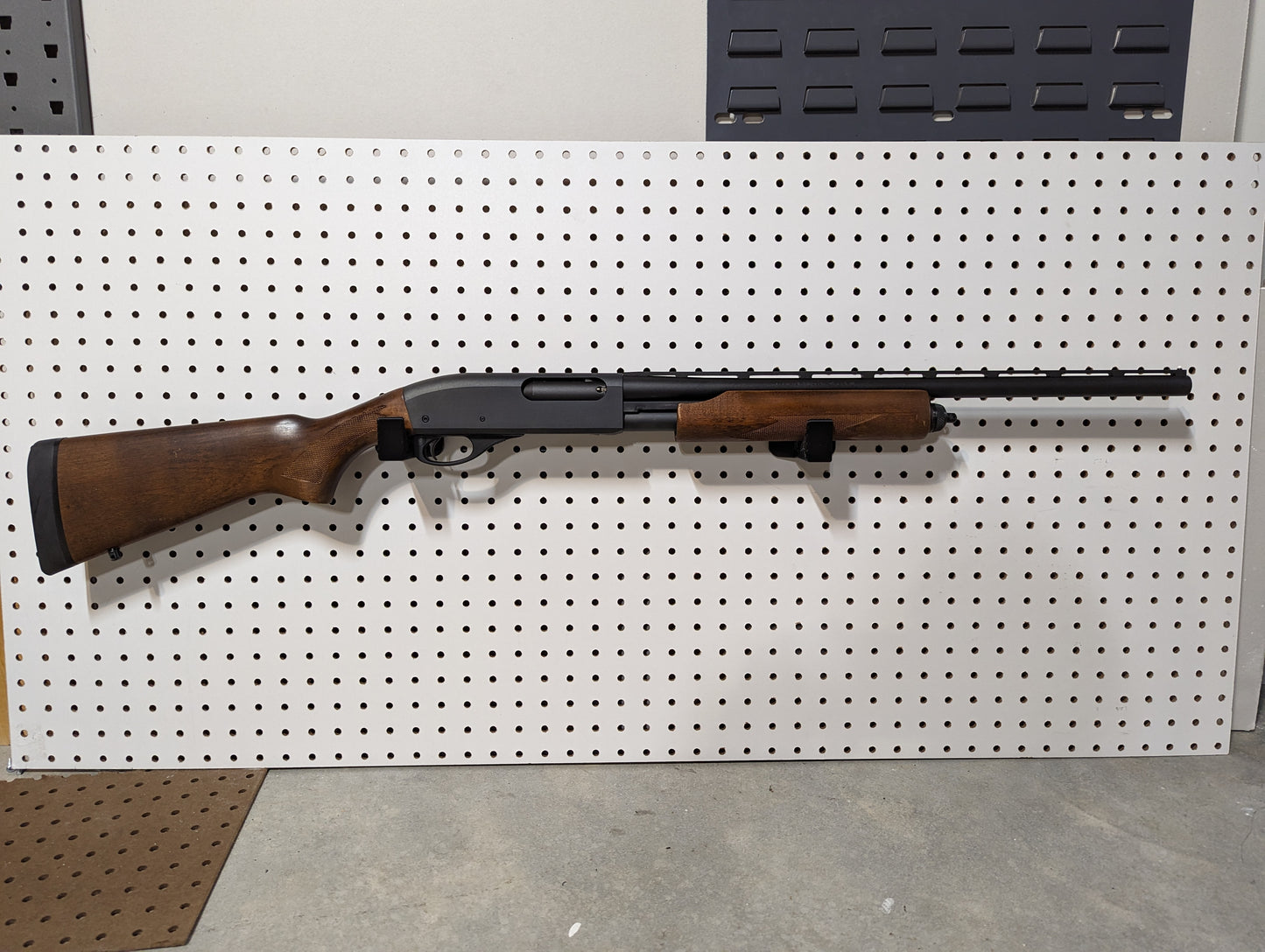 Universal Horizontal Gun Mount - Pegboard / IKEA Skadis / Wall Control / Vaultek | Rifle Holder Storage Rack