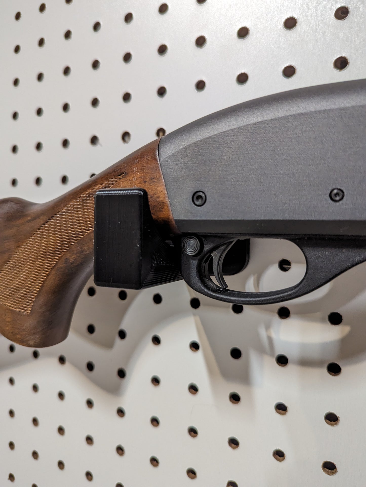 Universal Horizontal Gun Mount - Pegboard / IKEA Skadis / Wall Control / Vaultek | Rifle Holder Storage Rack