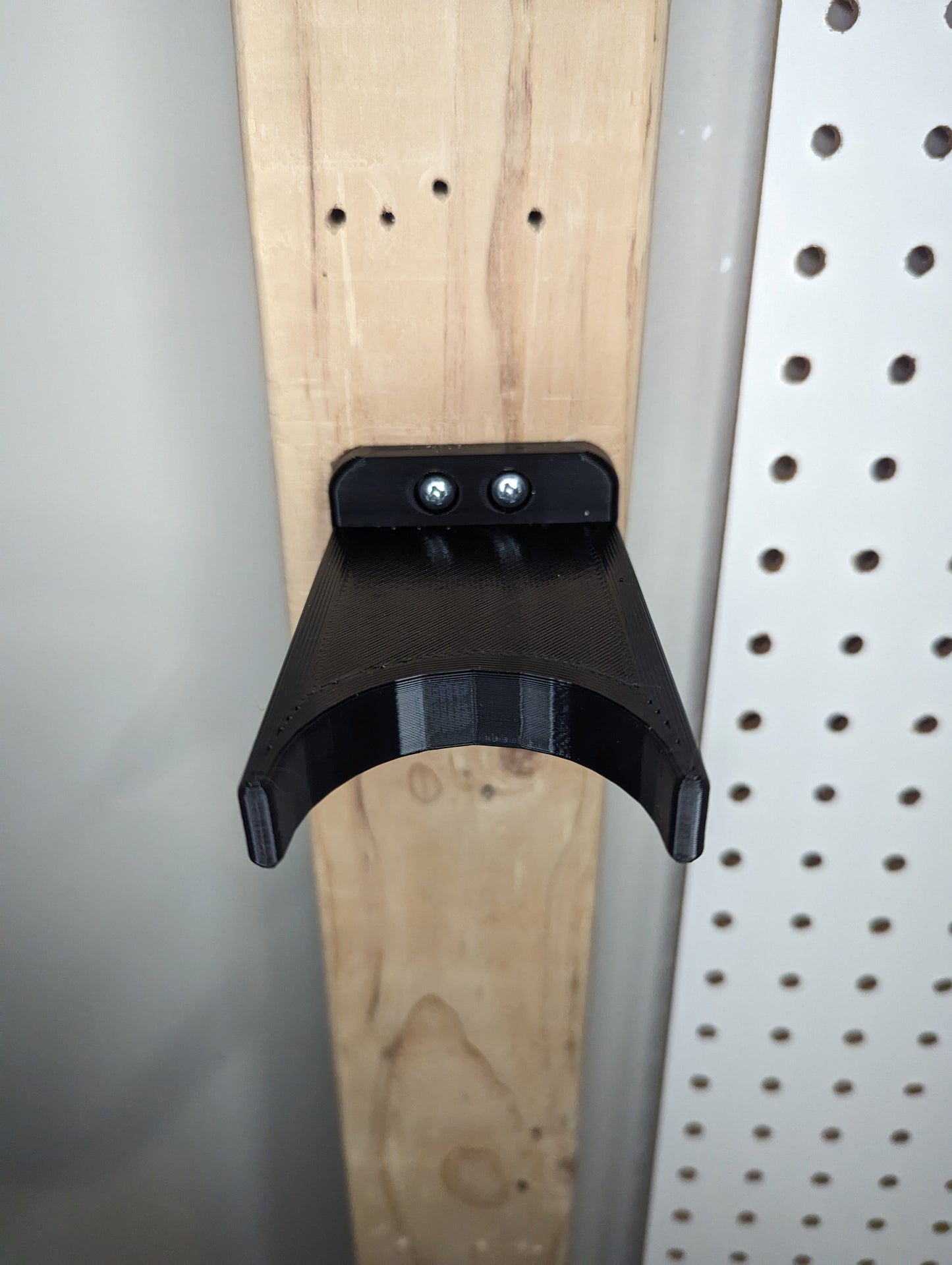Universal Inline Vertical Rest - Wall | Rifle Holder Storage Rack