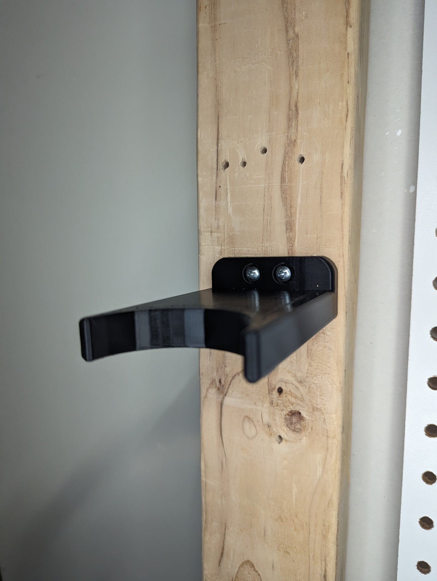 Universal Inline Vertical Rest - Wall | Rifle Holder Storage Rack