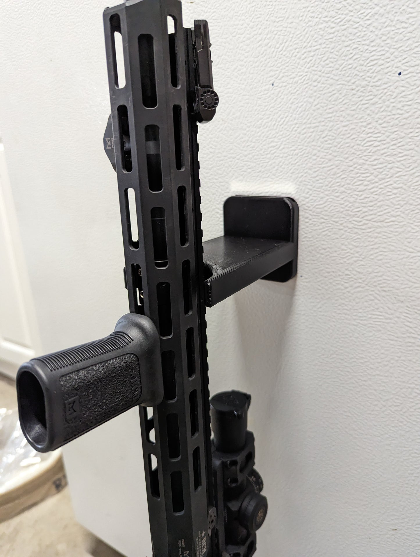 Universal Inline Vertical Rest - Magnetic | Rifle Holder Storage Rack
