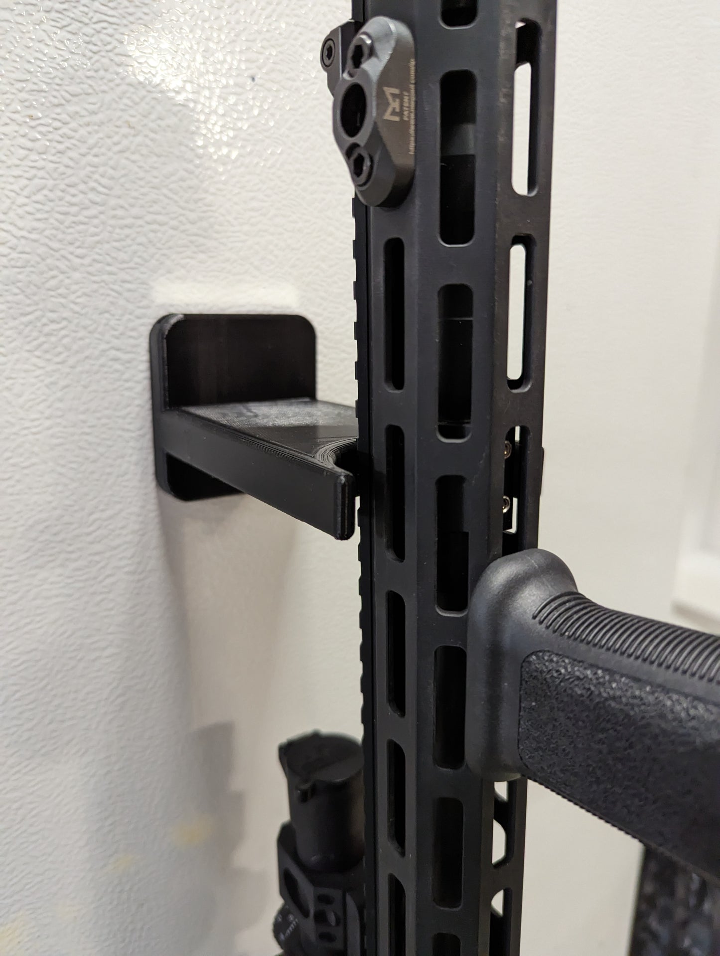 Universal Inline Vertical Rest - Magnetic | Rifle Holder Storage Rack