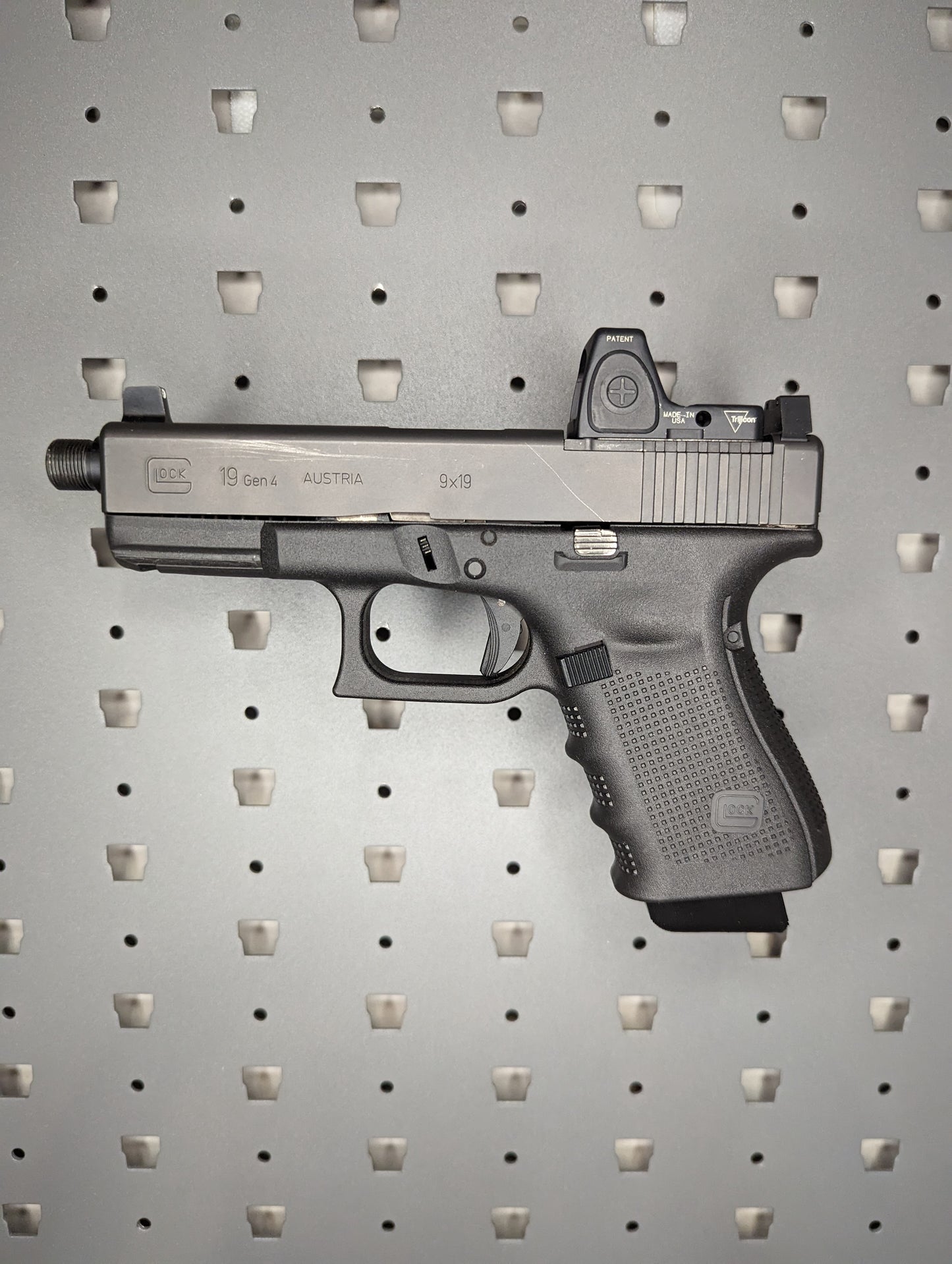 Magwell Mount for Glock 9mm/40/357 - GallowTech | Handgun Holder Storage Rack