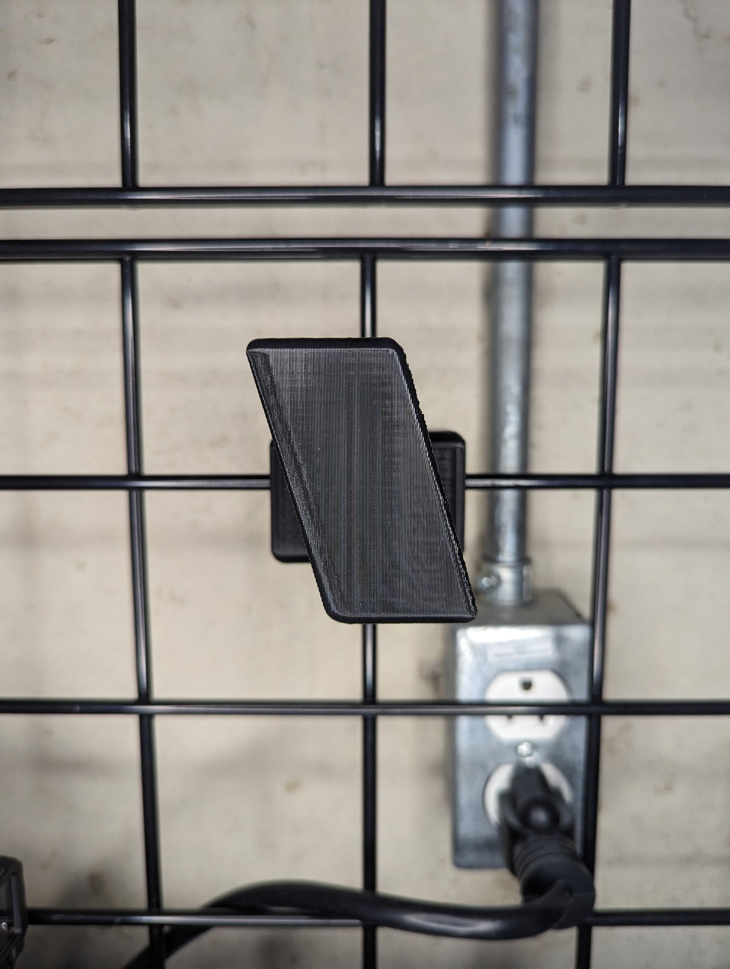 Magwell Mount for Glock 9mm/40/357 - Gridwall | Handgun Holder Storage Rack