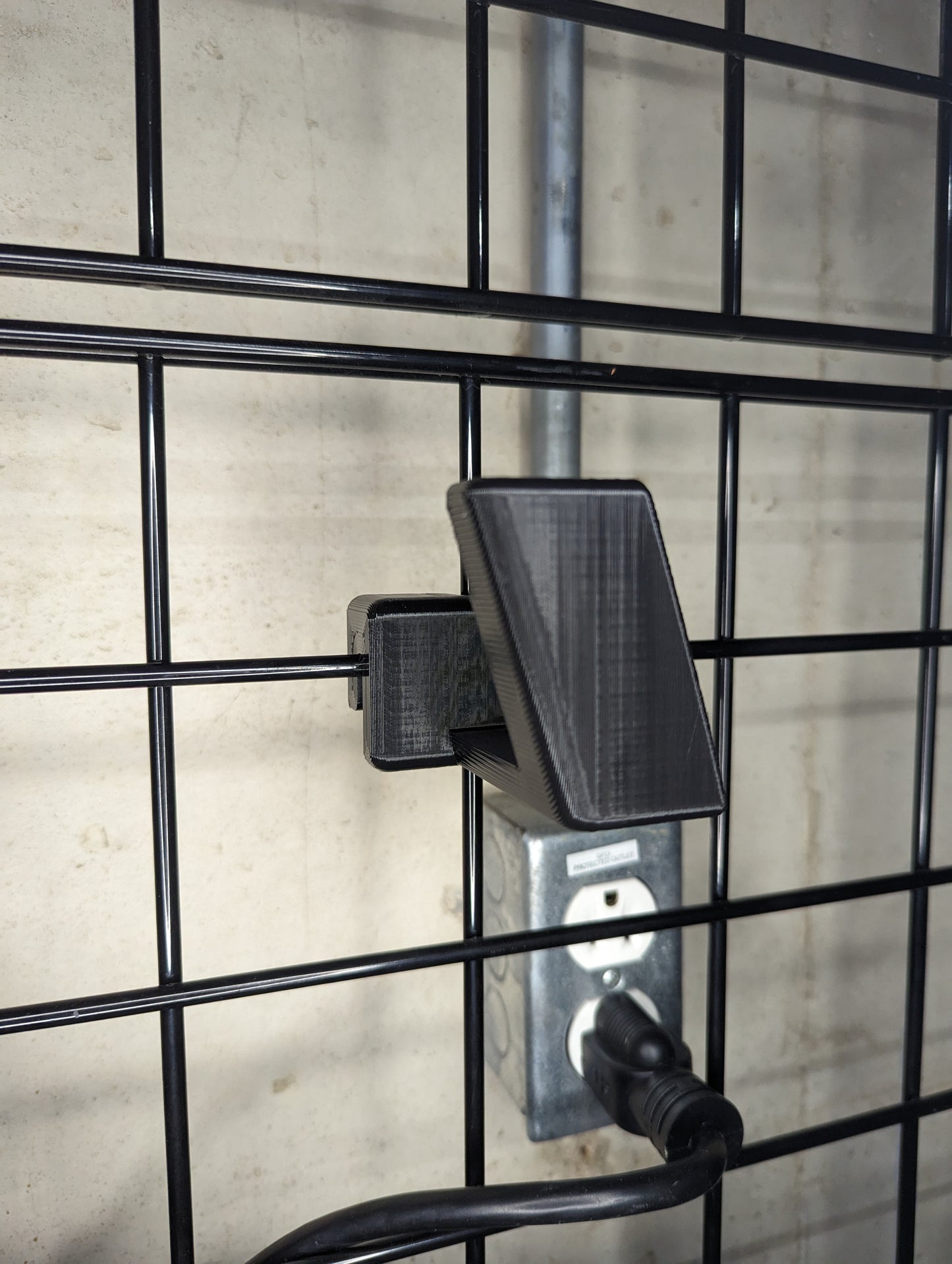 Magwell Mount for Glock 9mm/40/357 - Gridwall | Handgun Holder Storage Rack