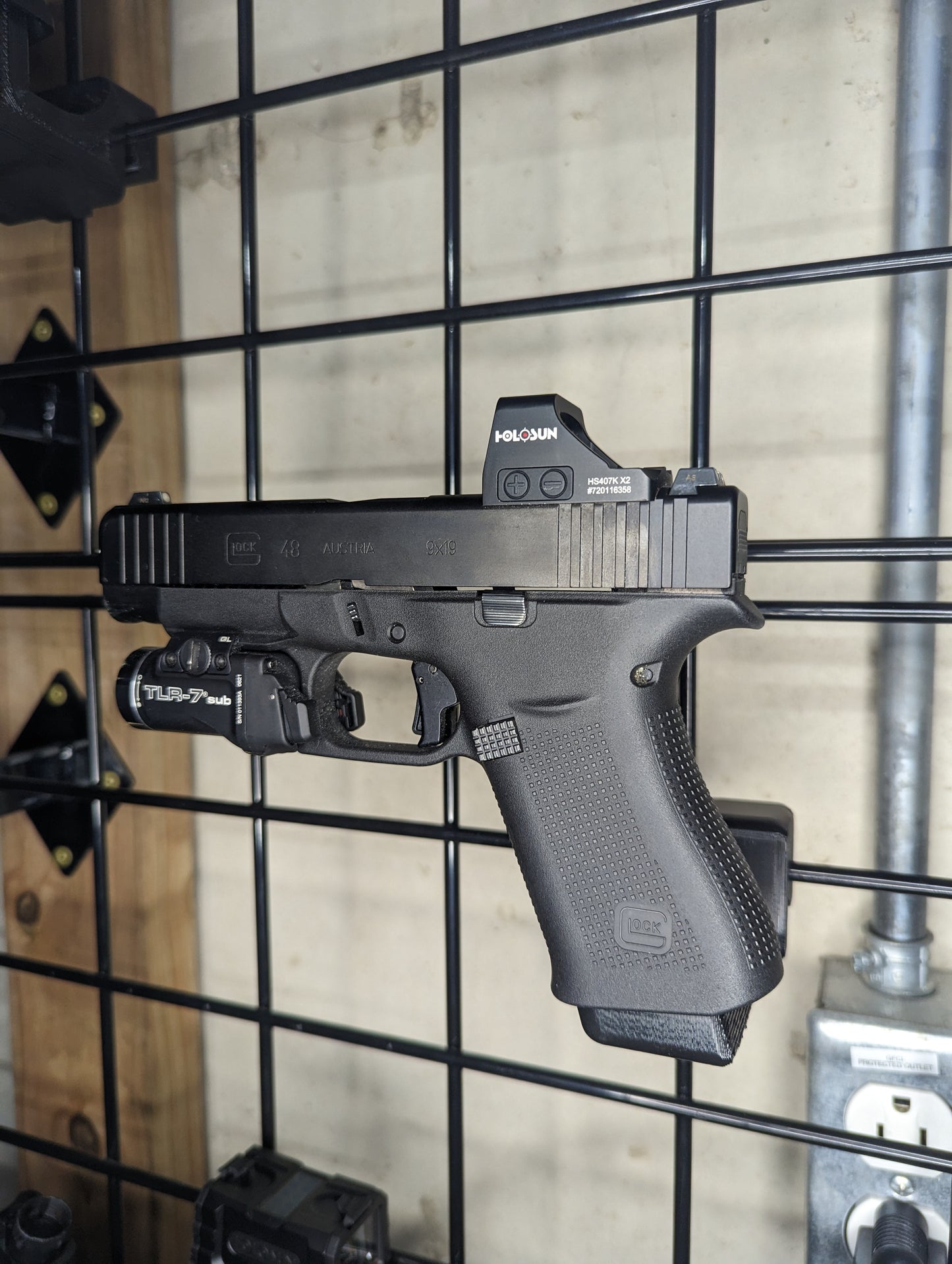Magwell Mount for Glock 43X / 48 - Gridwall | Handgun Holder Storage Rack