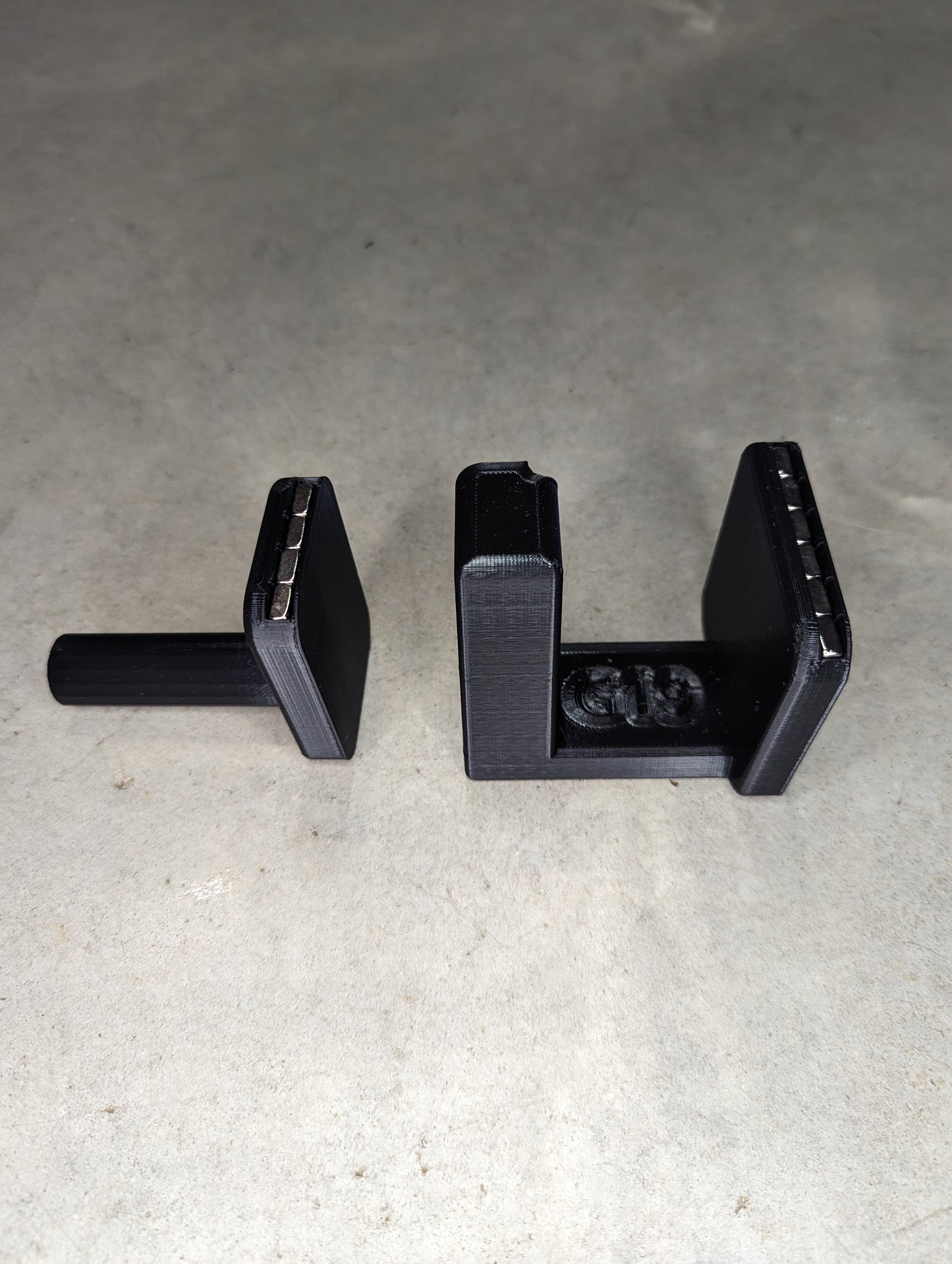 Magwell Mount for Glock 9mm/40/357 - Magnet | Handgun Holder Storage Rack