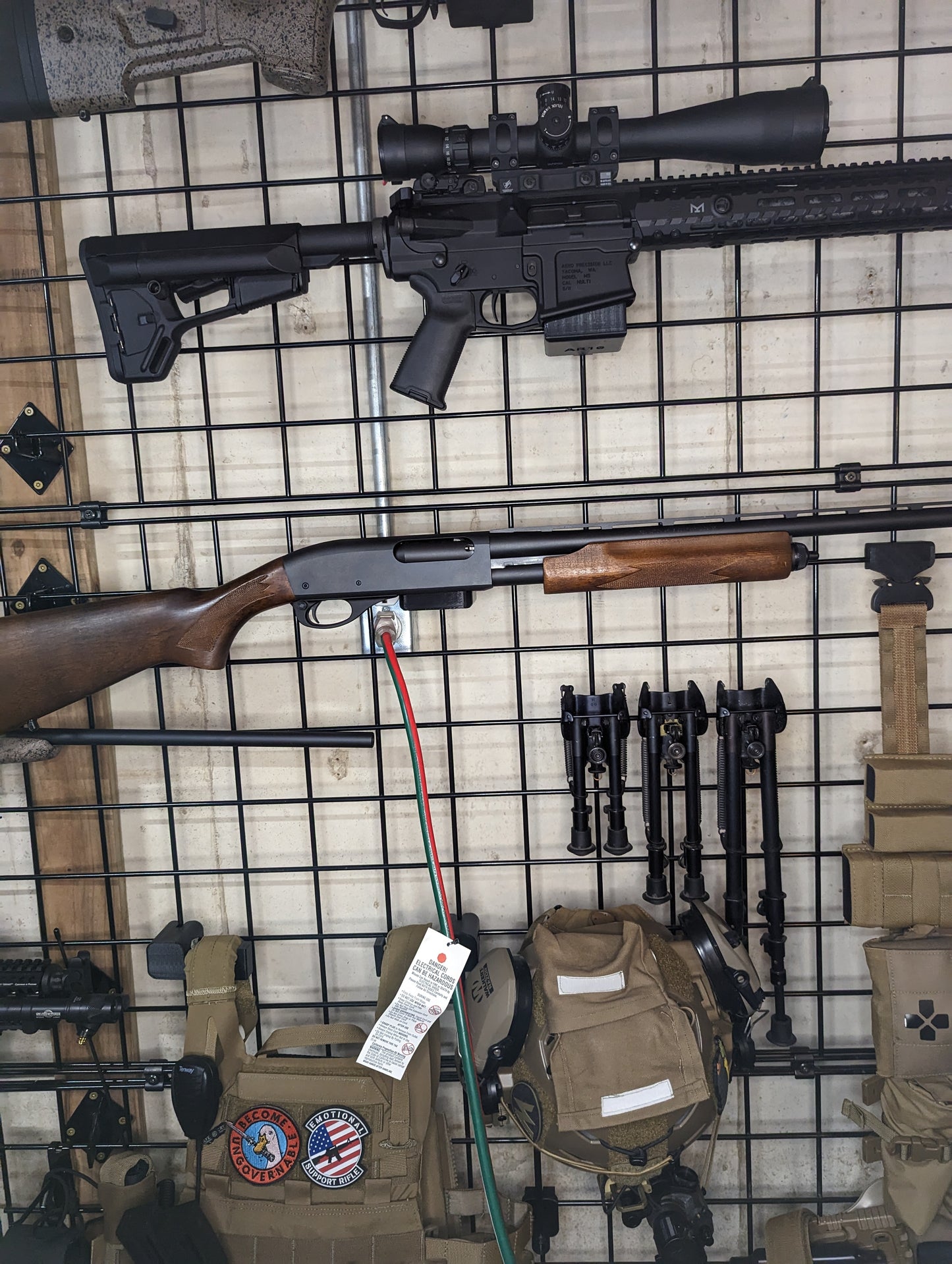 Magwell Mount for Remington 870 - Gridwall | Shotgun Holder Storage Rack