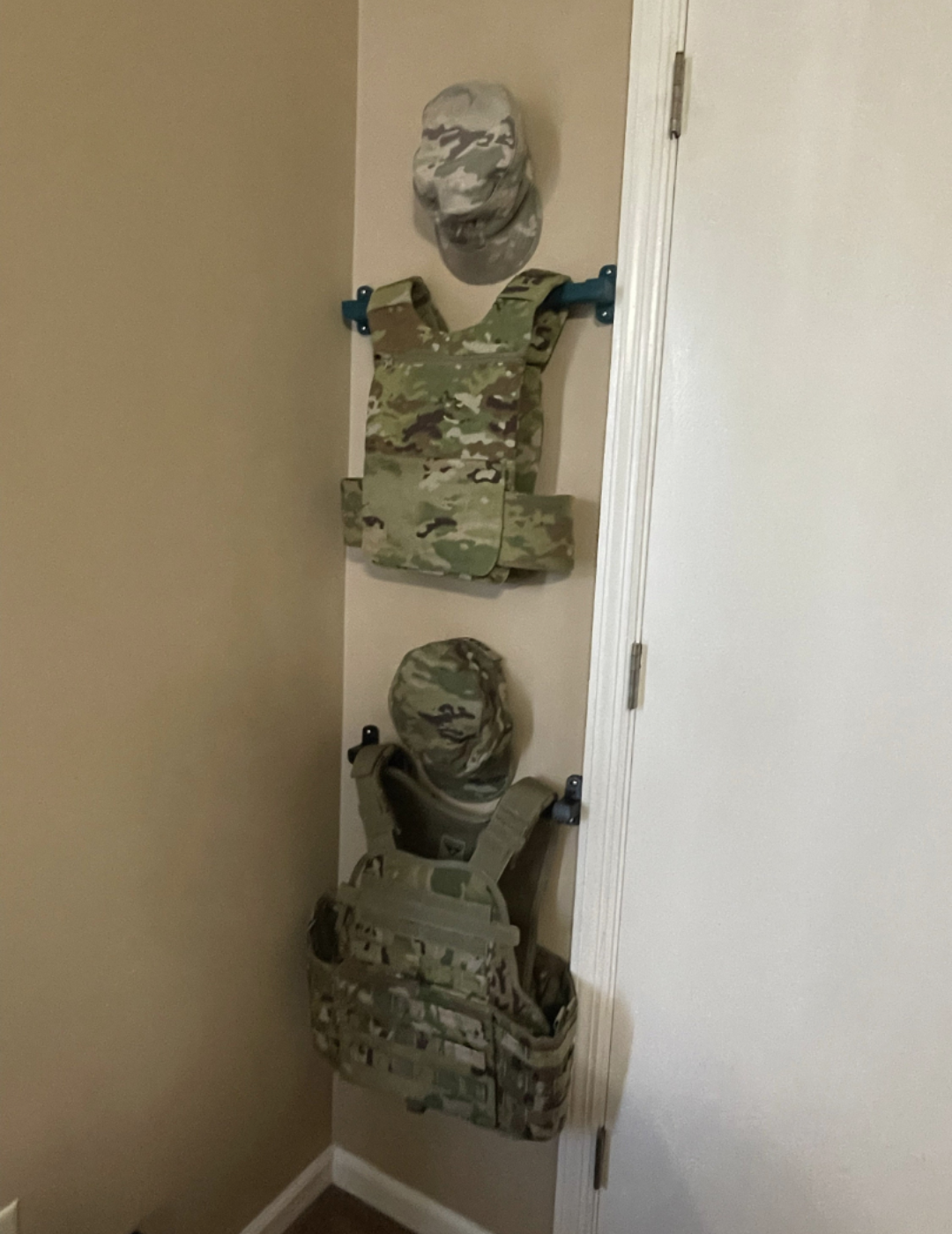 Plate Carrier / Body Armor Mount - Wall | Gear Holder Storage Rack