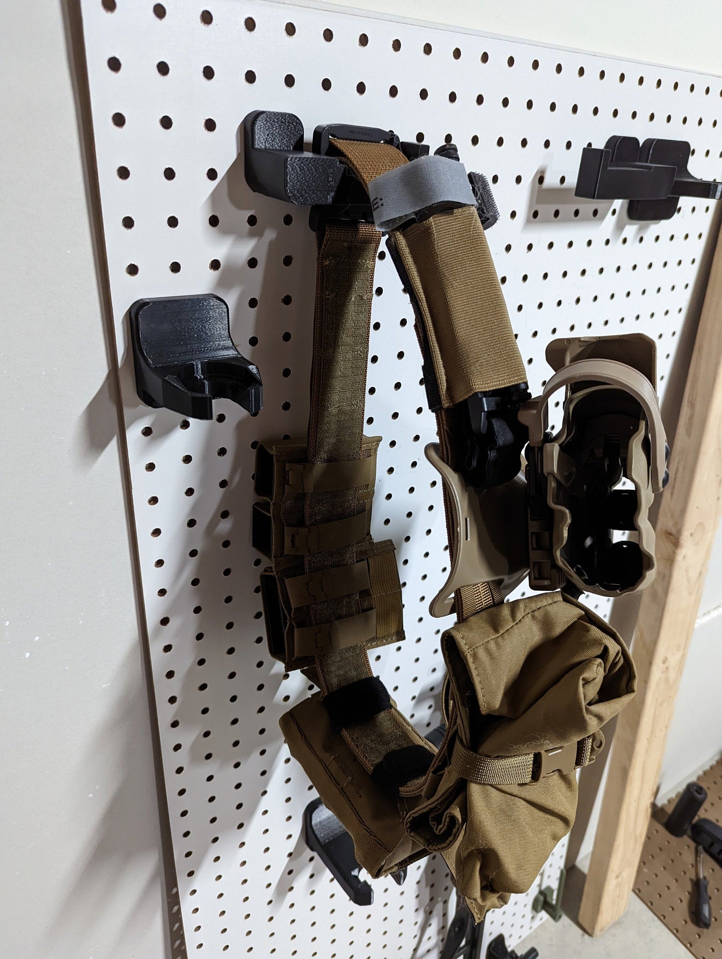 Shooting Belt / Battle Belt Mount - Pegboard / IKEA Skadis / Wall Control / Vaultek | Gear Holder Storage Rack
