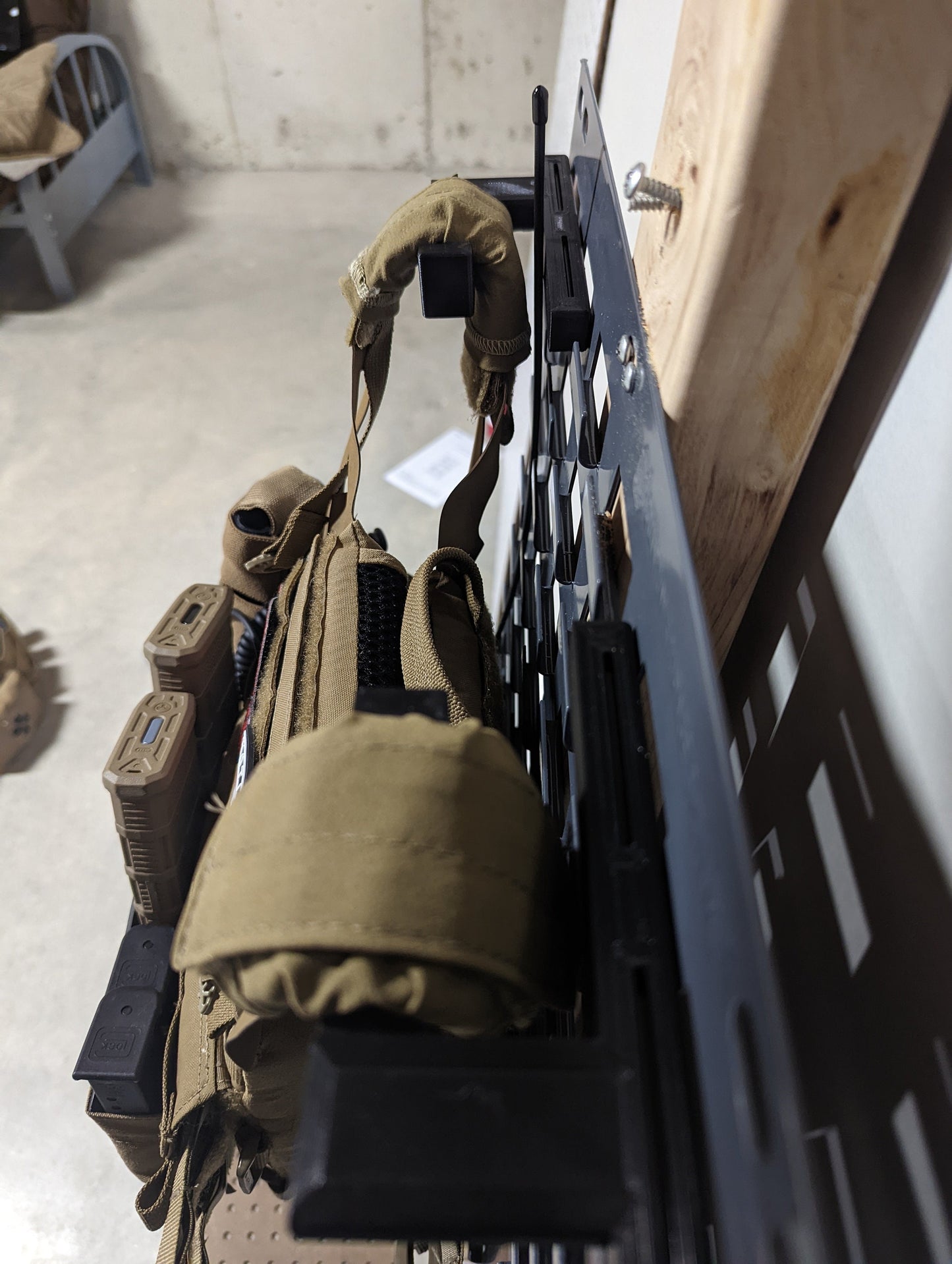 Plate Carrier / Body Armor Mount - SecureIt / Akro-Mils | Gear Holder Storage Rack