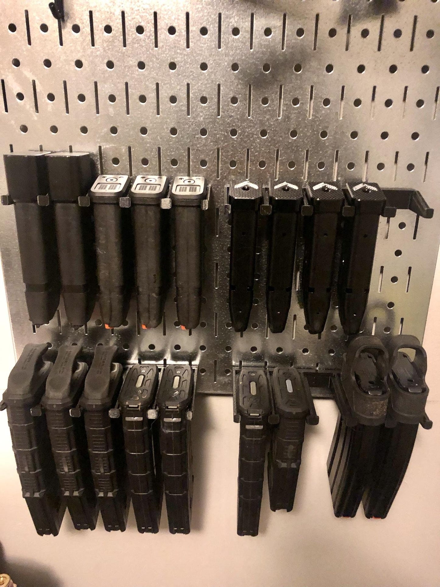 Mount for AR 15 Pmag / TMAG Mags - Pegboard / IKEA Skadis / Wall Control / Vaultek | Magazine Holder Storage Rack