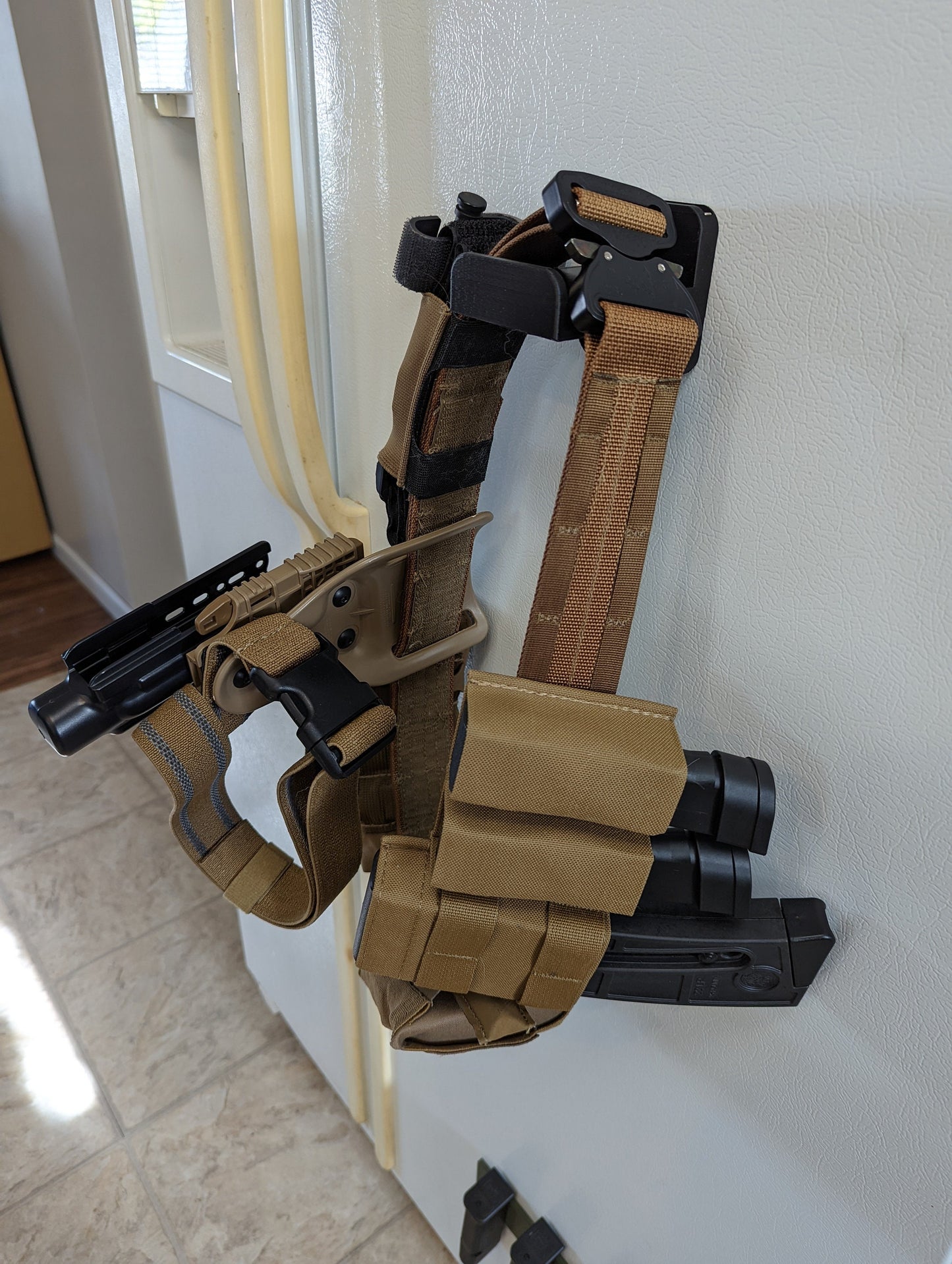 Shooting Belt / Battle Belt Mount - Magnetic | Gear Holder Storage Rack