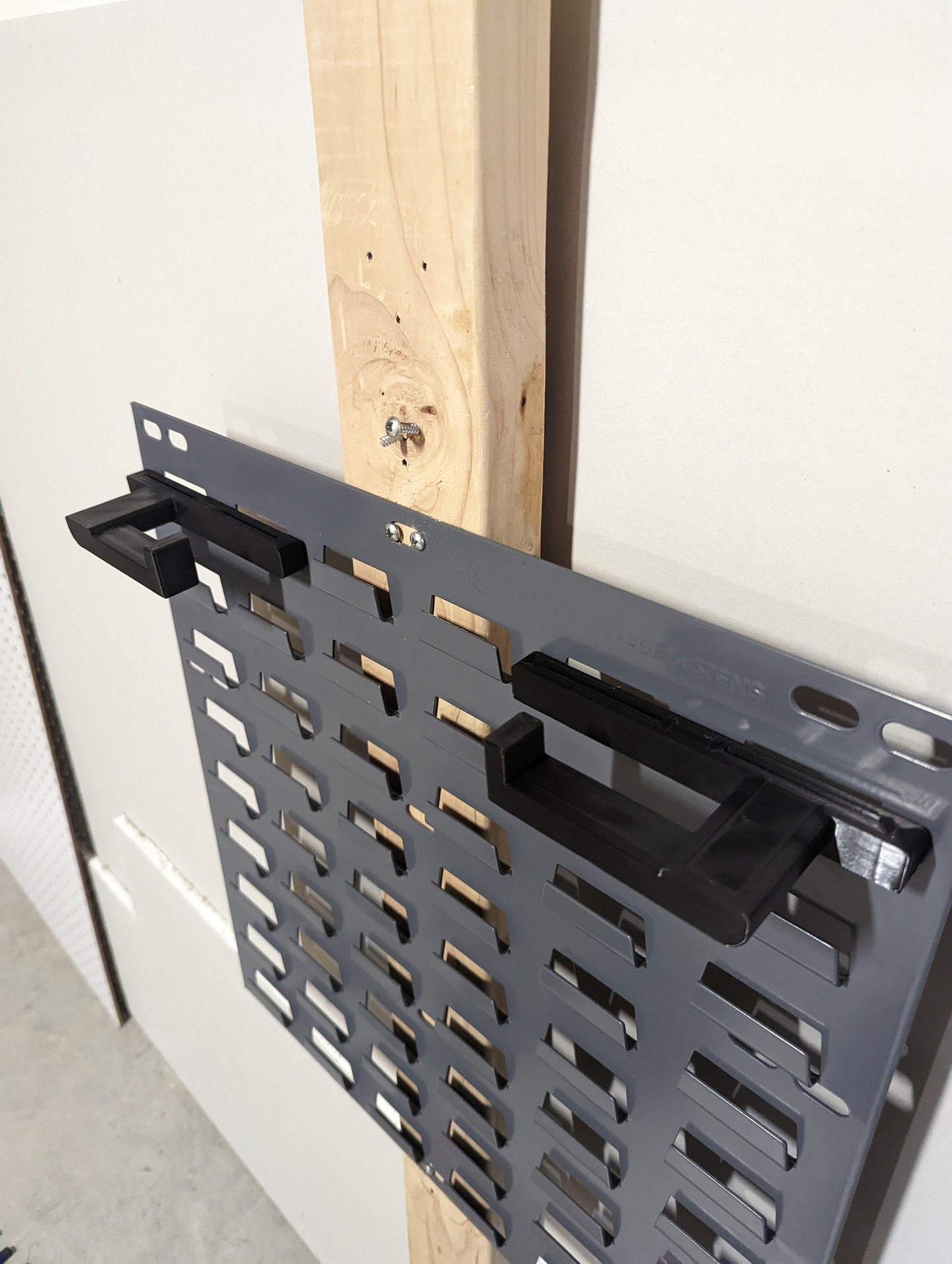 Plate Carrier / Body Armor Mount - SecureIt / Akro-Mils | Gear Holder Storage Rack