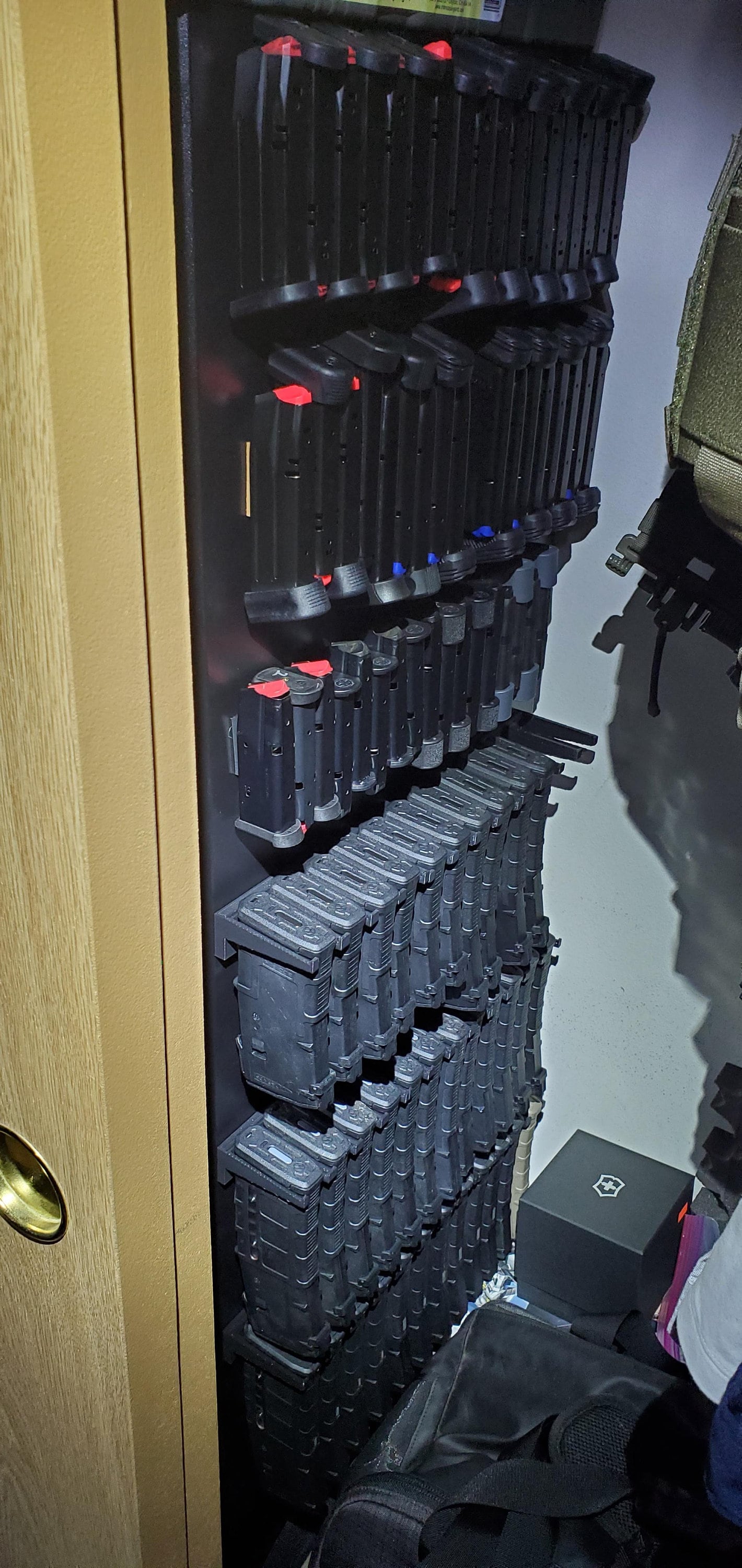 Mount for AR 15 Pmag / TMAG Mags - Magnetic | Magazine Holder Storage Rack