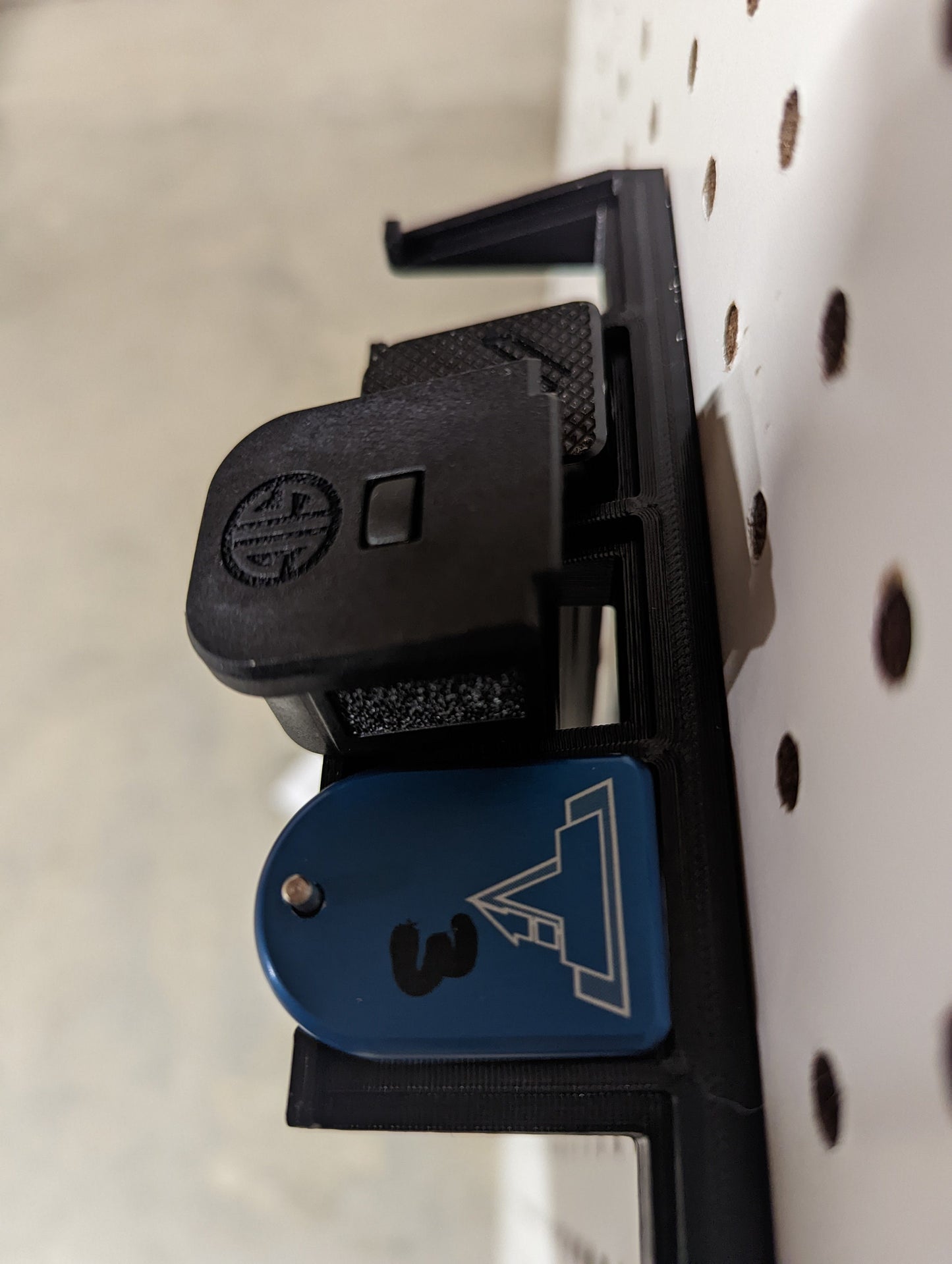 Mount for Sig P224 / P320 9mm Mags - Pegboard / IKEA Skadis / Wall Control / Vaultek | Magazine Holder Storage Rack
