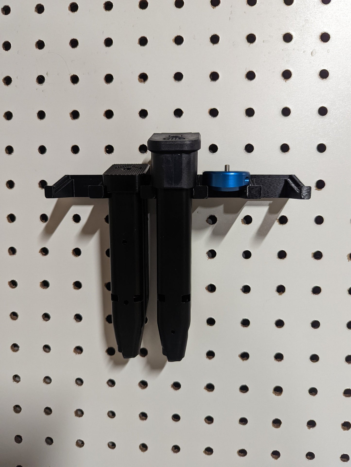 Mount for Sig P224 / P320 9mm Mags - Pegboard / IKEA Skadis / Wall Control / Vaultek | Magazine Holder Storage Rack